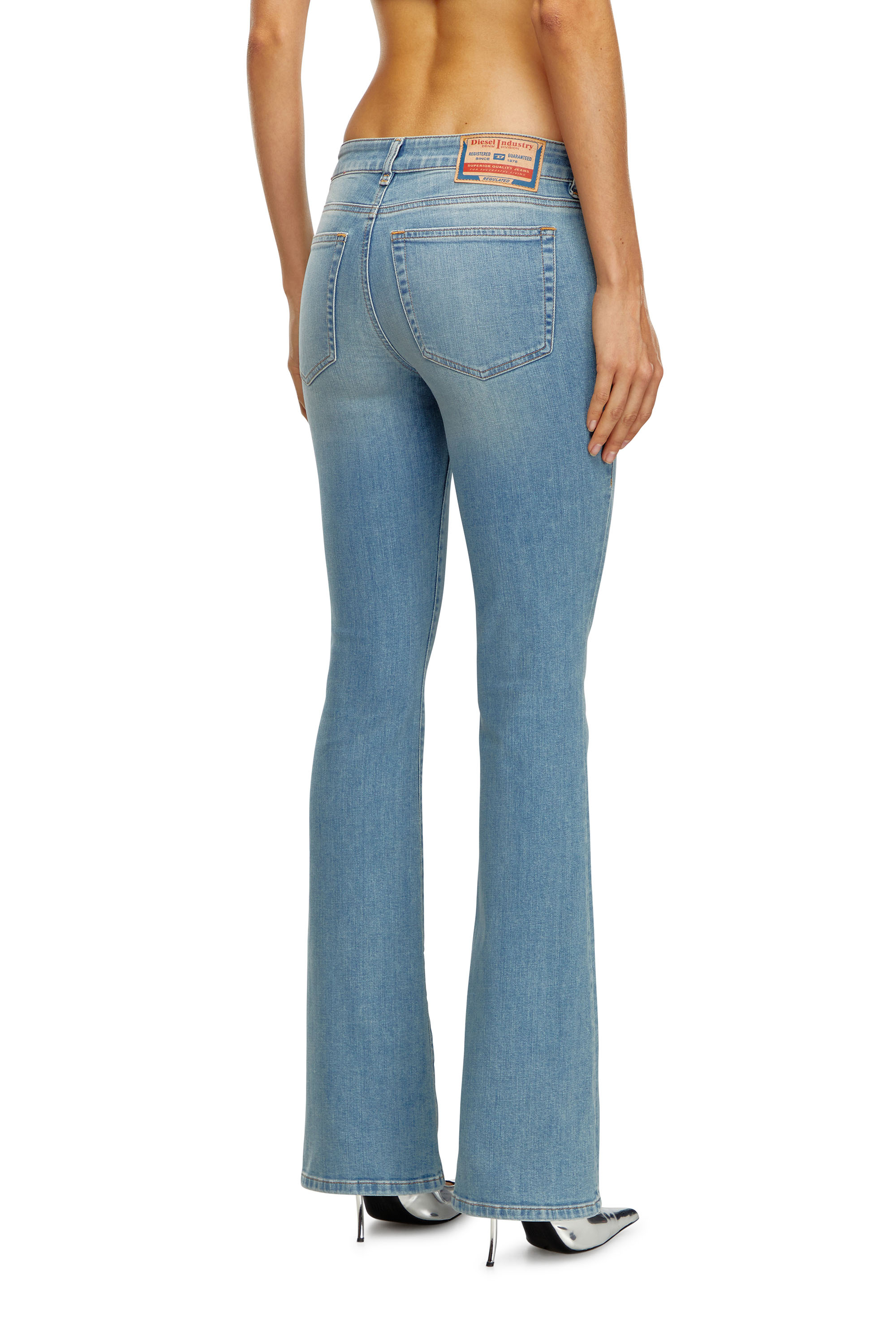 Diesel - Bootcut Jeans 1969 D-Ebbey 09J16 Femme, Bleu Clair - Image 4