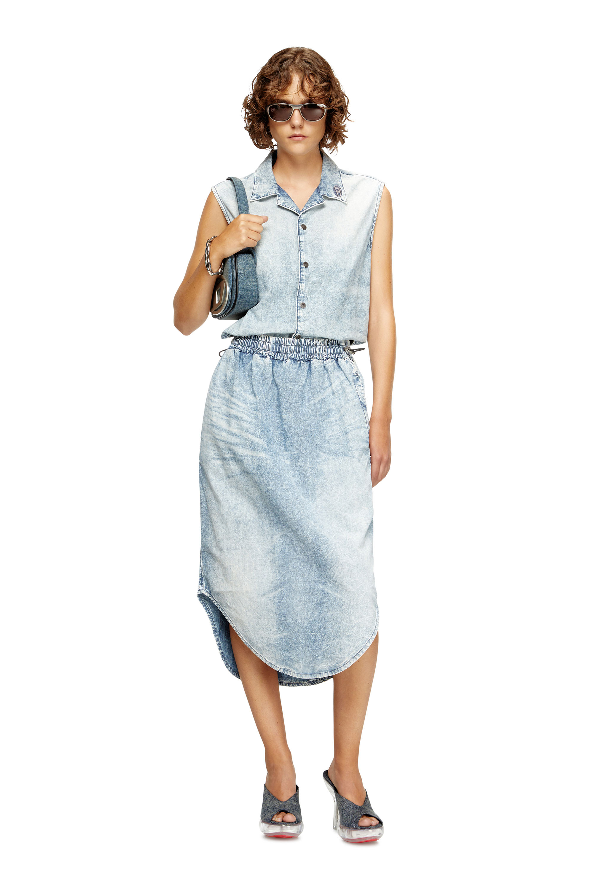 Diesel - DE-NABI-S, Haut sans manches en denim marbré Femme in Bleu - 2