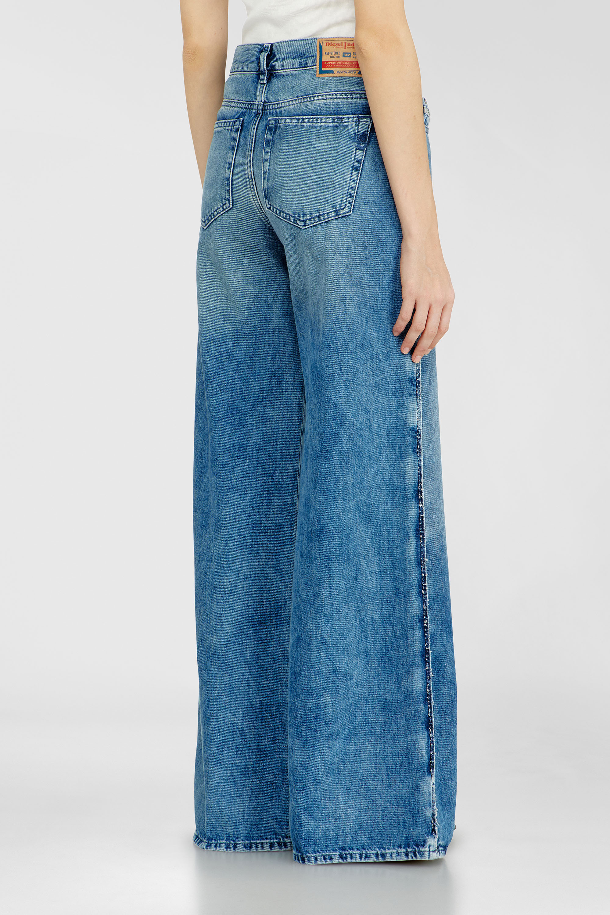 Diesel - Flare Jeans 1978 D-Akemi 0ADCJ Femme, Bleu moyen - Image 5