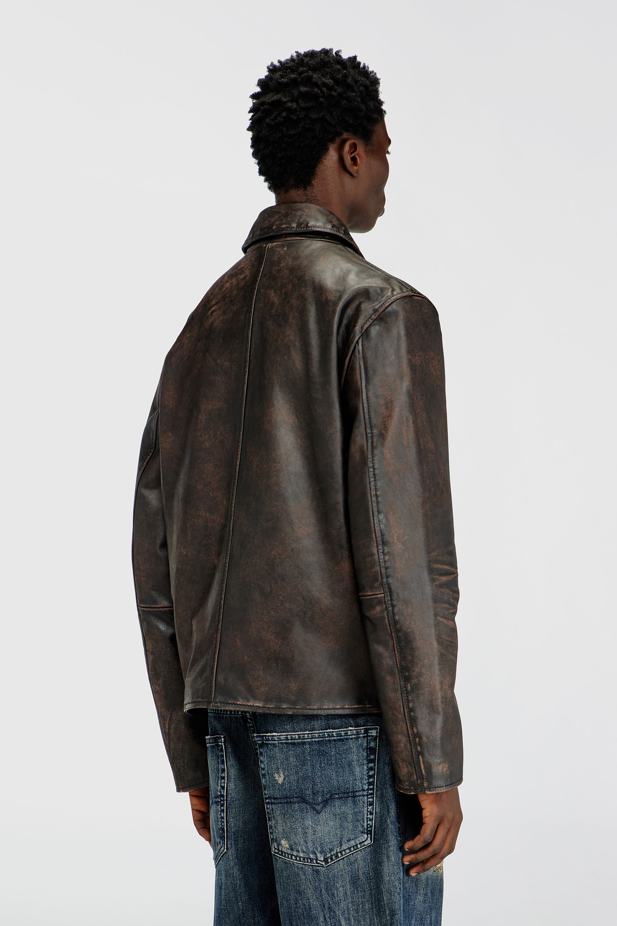 Diesel - L-AMAR-WRD, Veste coach en cuir trait&eacute; Homme in Marron - 4