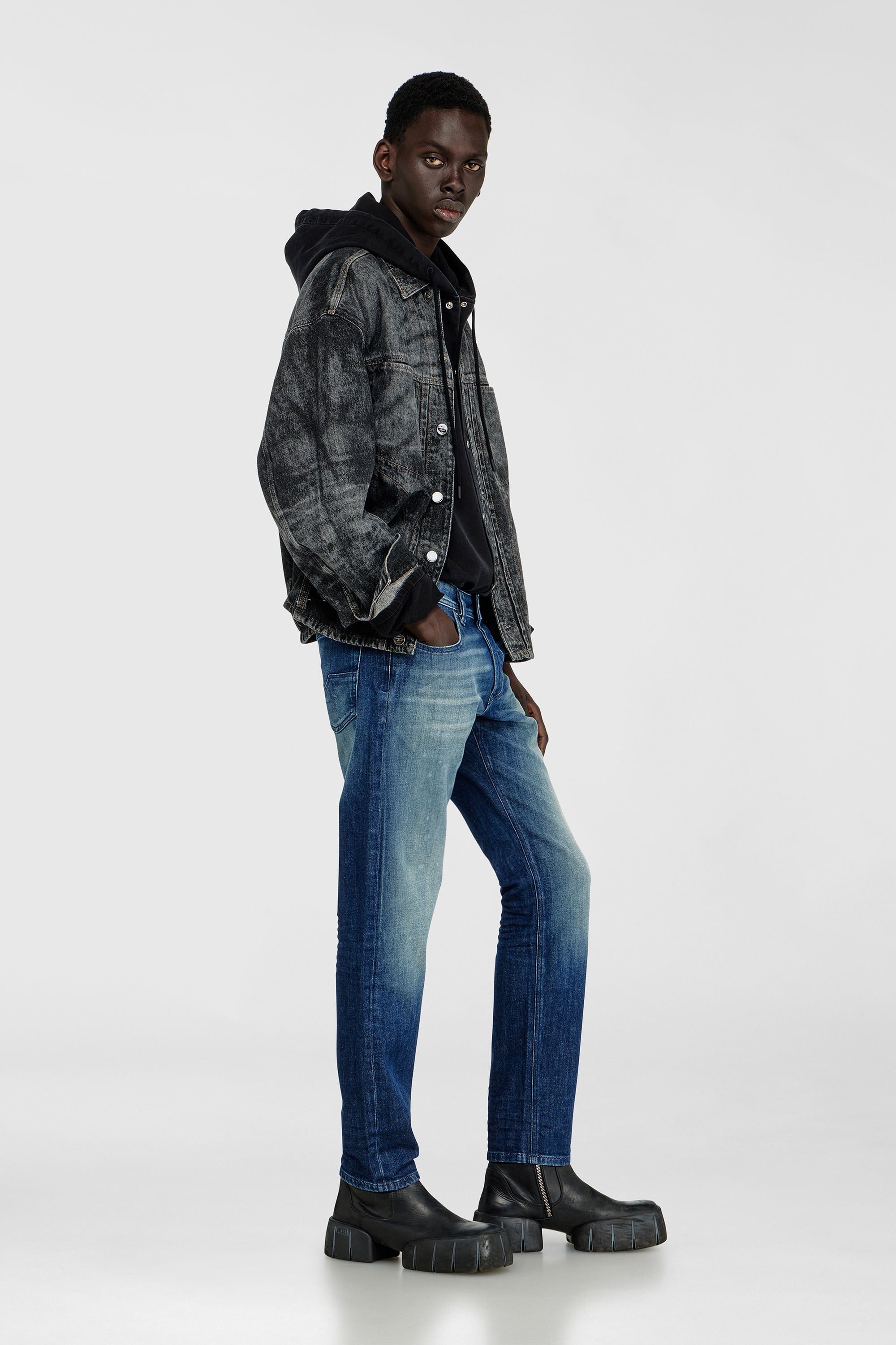 Diesel - Regular Jeans 1986 Larkee-Beex 0KBBR Homme, Bleu Fonc&eacute; - Image 2