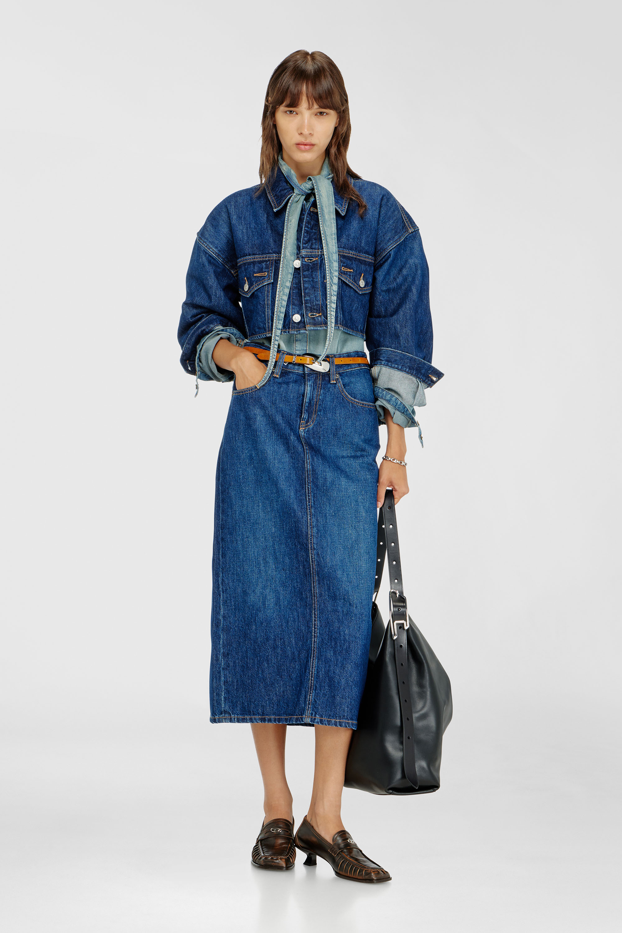 Diesel - DE-MALLEY, Veste trucker en denim cropped oversize Femme in Bleu - 2