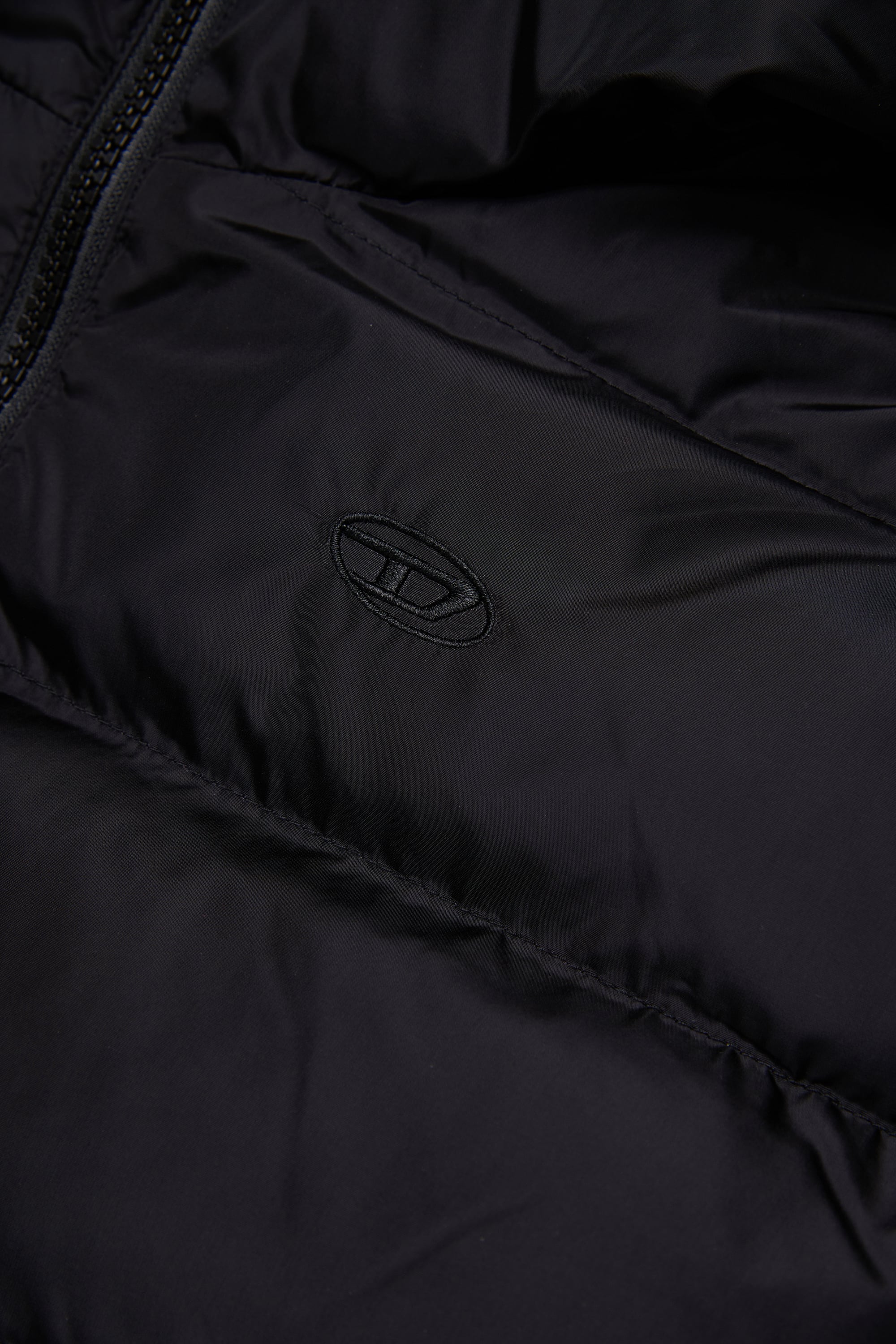 Diesel - JFENNY, Longline veste matelass&eacute;e &agrave; capuche Femme in Noir - 4