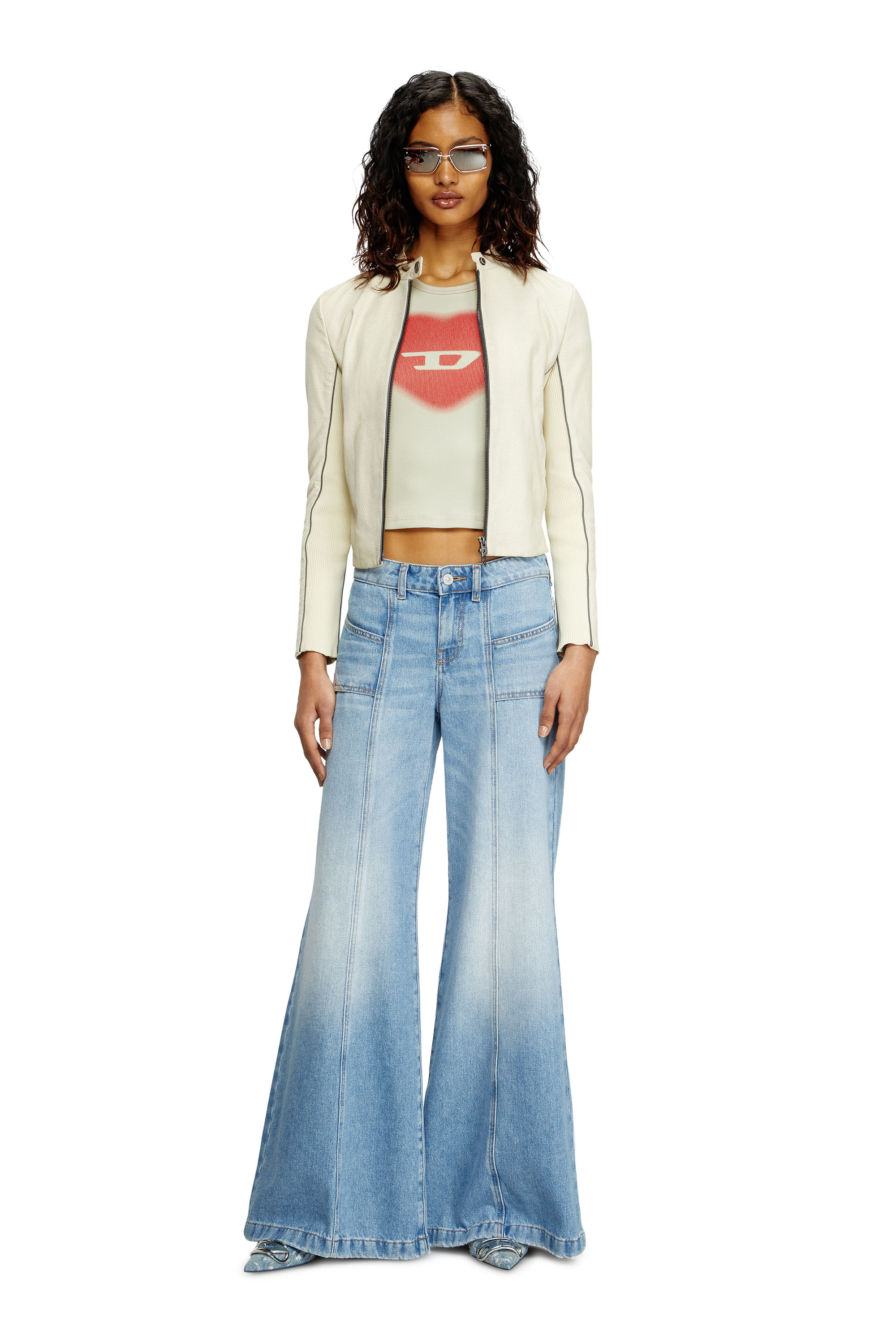 Diesel - Flare Jeans D-Akii 0CLBA Femme, Bleu Clair - Image 1