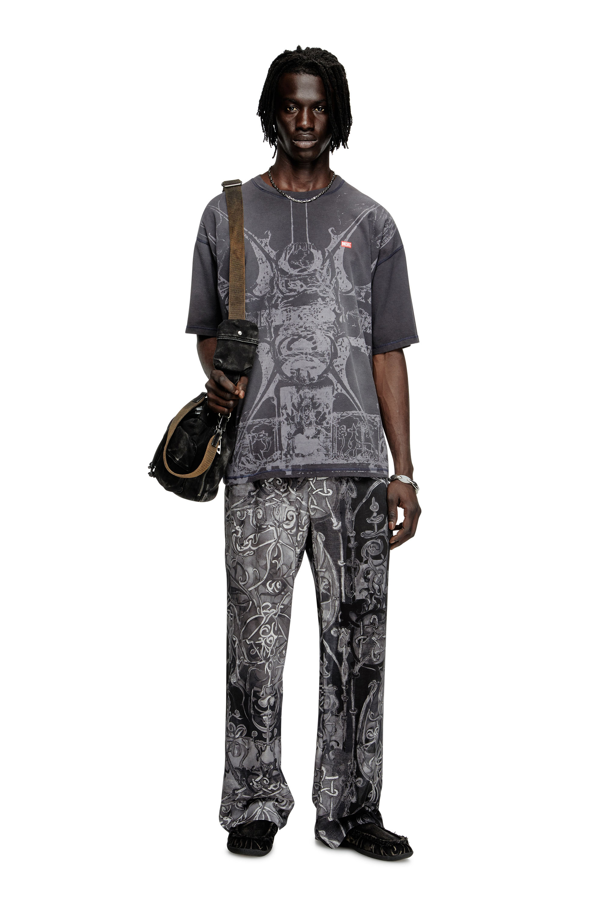 Diesel - T-BOXT-T13, T-shirt avec imprimé médiéval ton sur ton Homme in Noir - 1