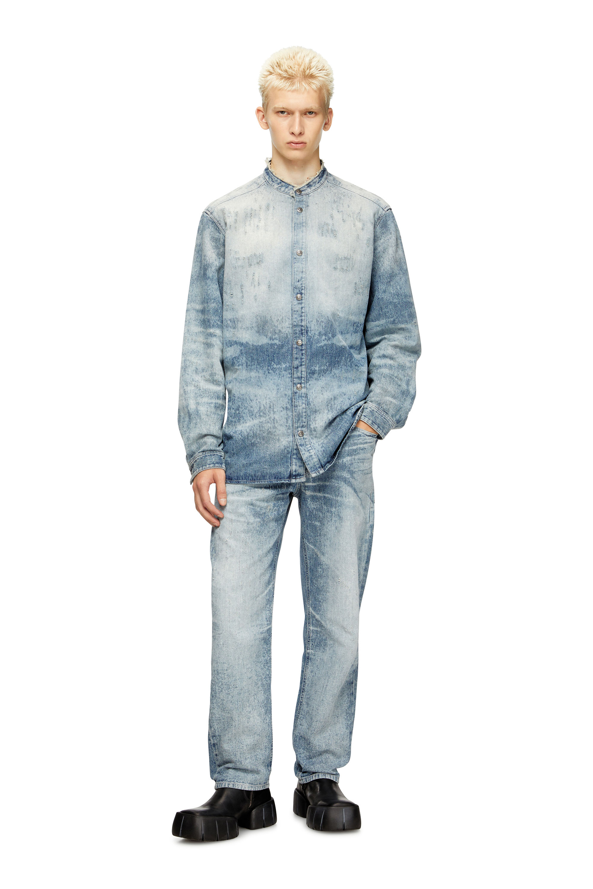 Diesel - D-SIMP-FSH, Chemise en denim nid d'abeille effet vieilli Homme in Bleu - 1
