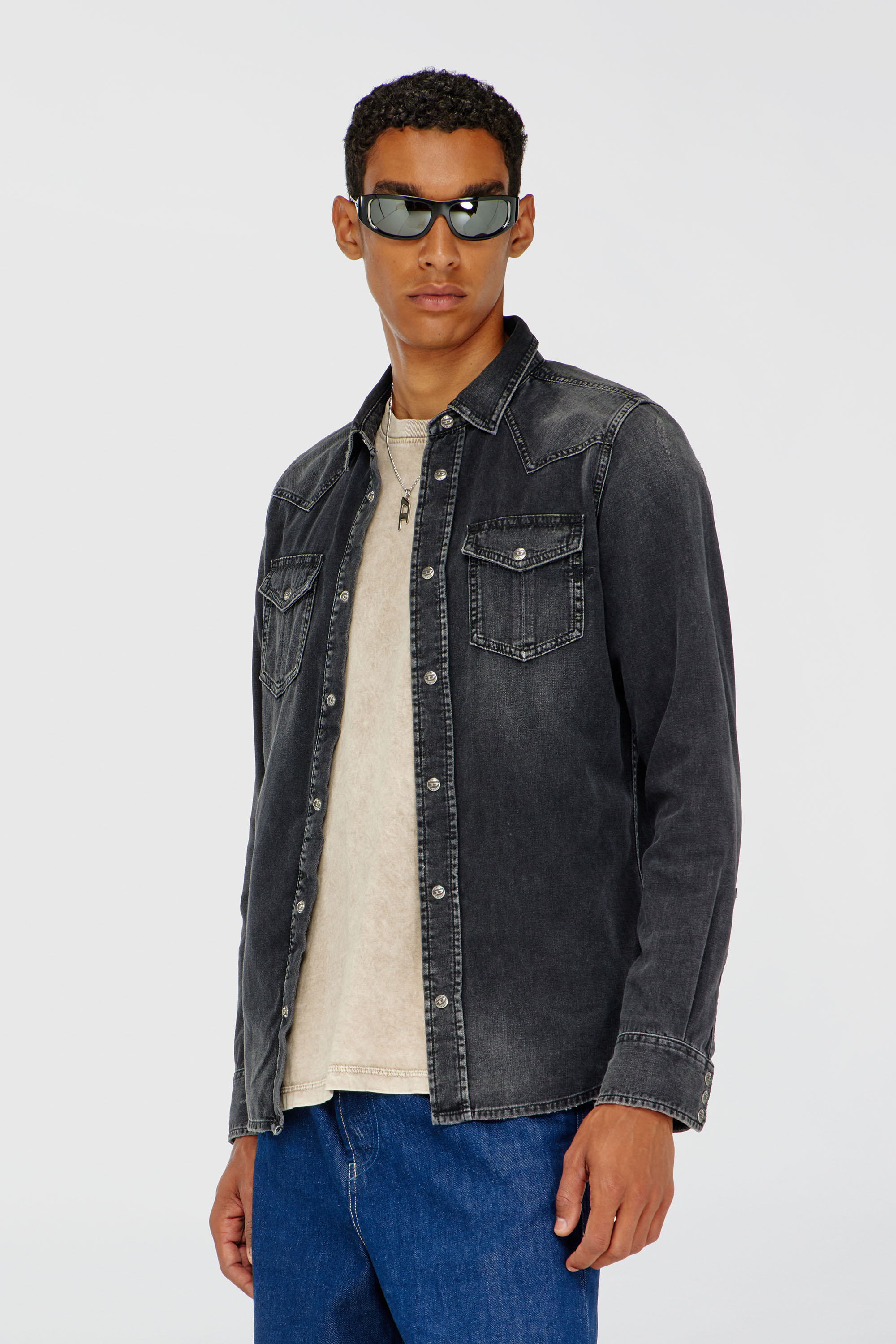 Diesel - D-VEGA, Surchemise en denim Homme in Noir - 3