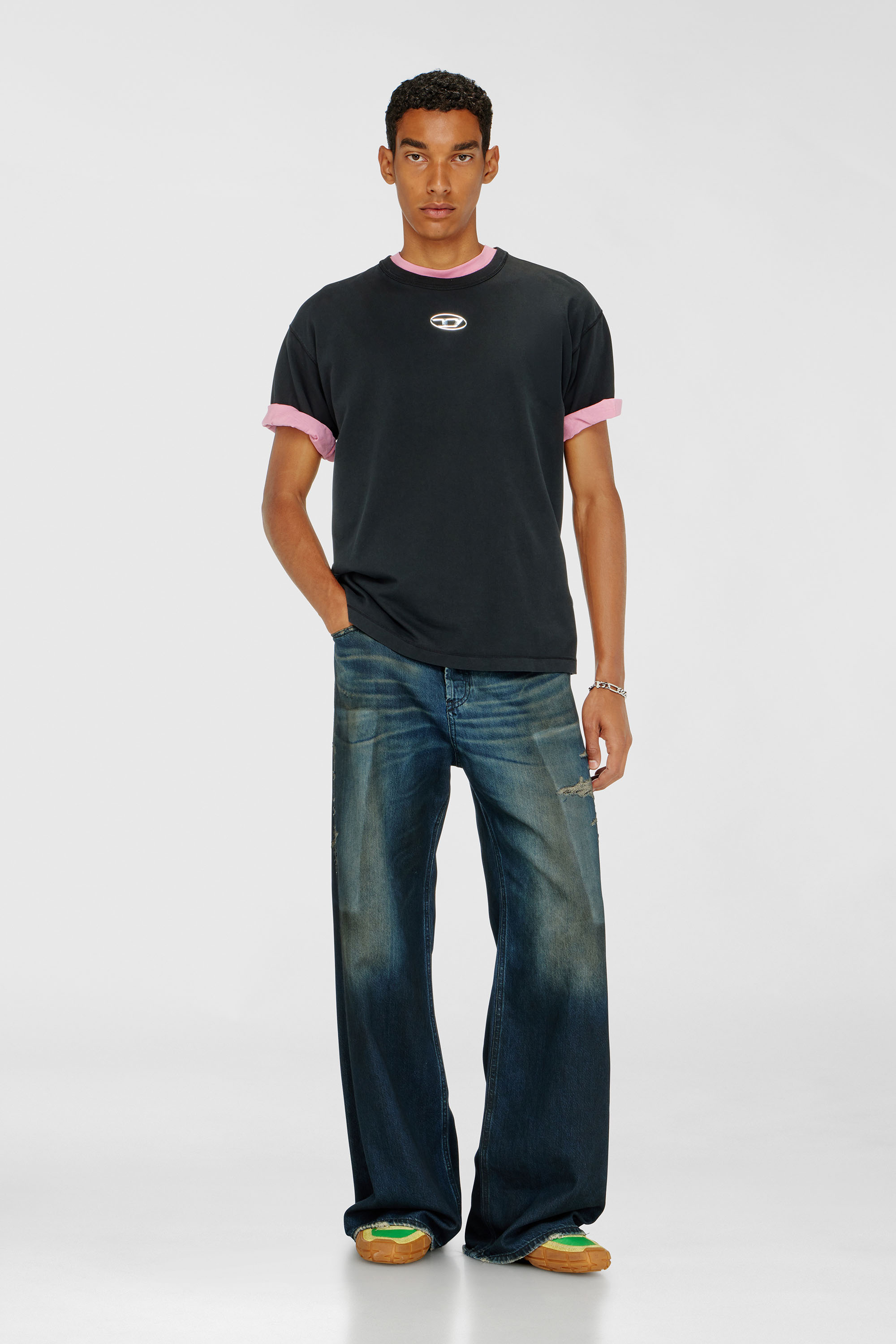 Diesel - T-NORM-IOD, T-shirt en coton l&eacute;ger avec logo Ovale D m&eacute;tallis&eacute; Homme in Noir - 1