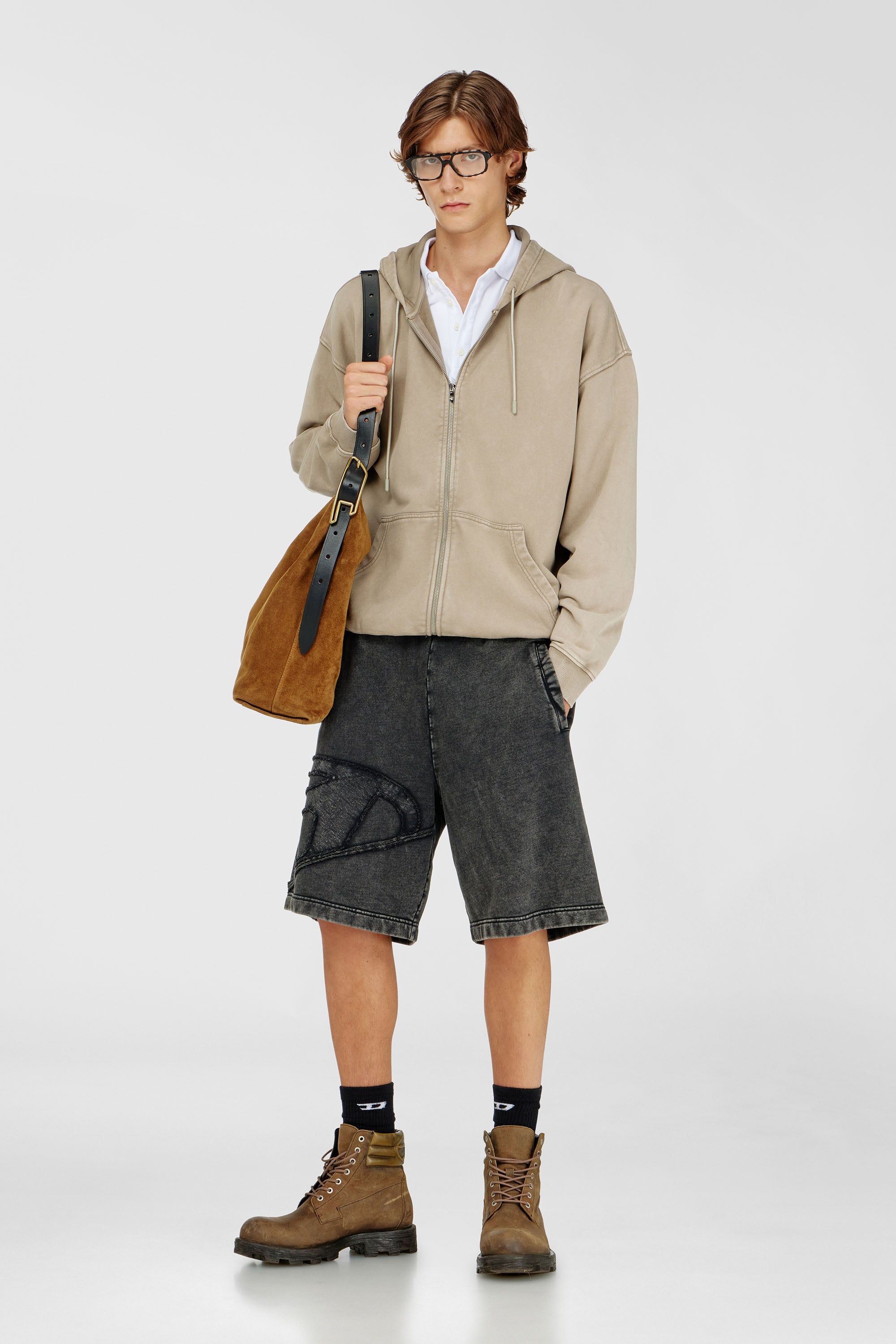 Diesel - P-CROW-MEGCUT, Short en molleton avec logo Oval D sectionn&eacute; Homme in Noir - 1
