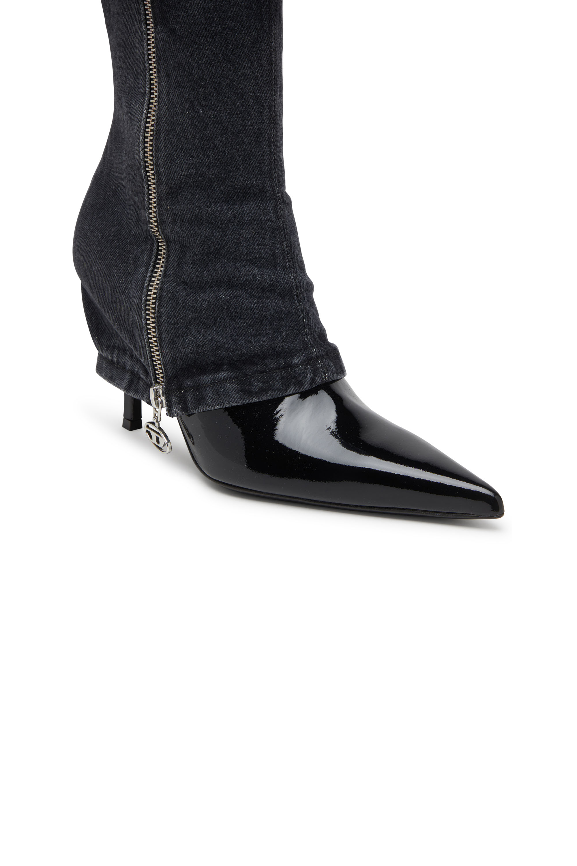 Diesel - D-VENUS TWISTED BOOT, D-Venus-Botte à talon aiguille hauteur genou avec effet de jean trompe-l'œil Femme in Noir - 4