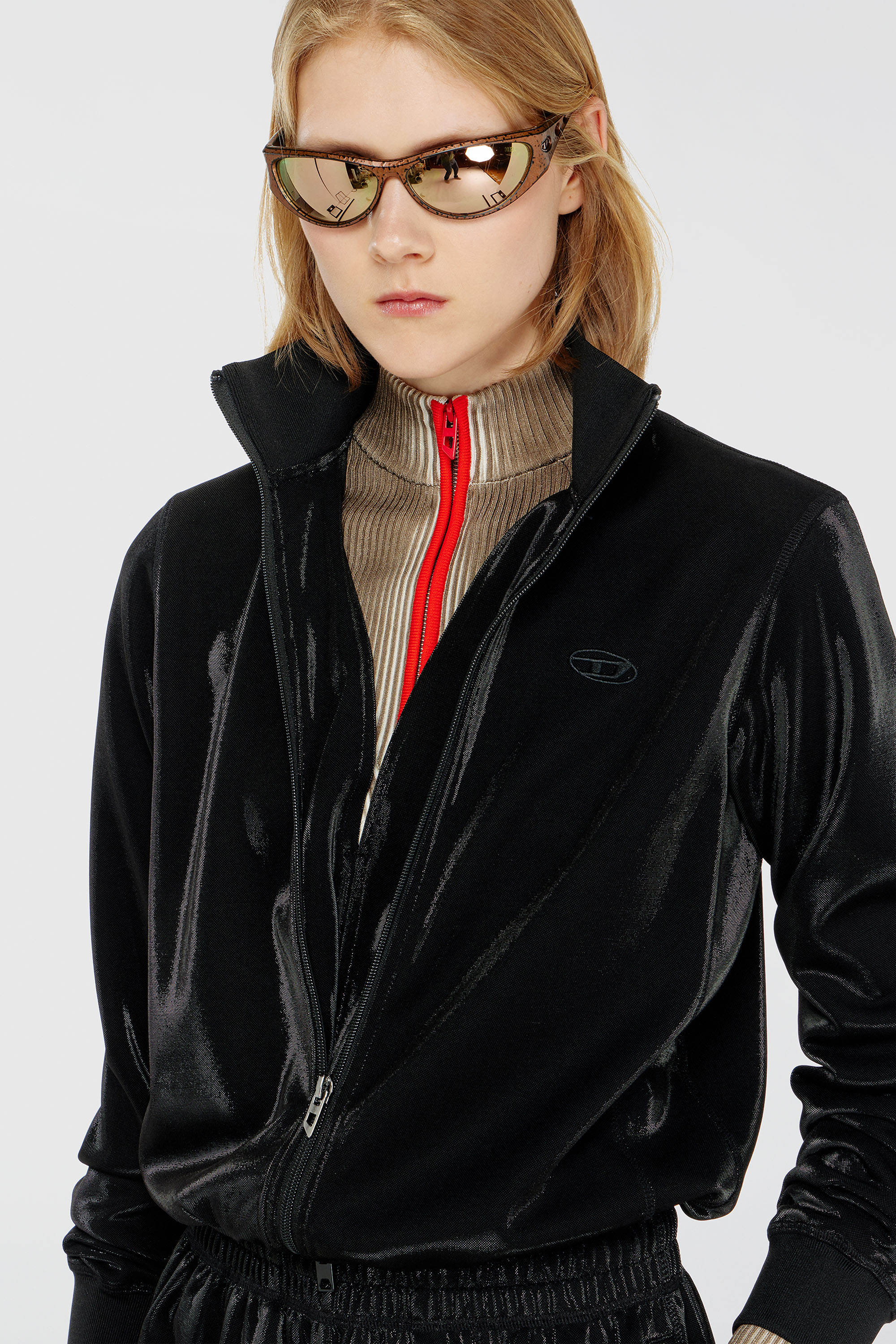 Diesel - F-ROSY, Sweatshirt zipp&eacute;e effet piquet brillant Femme in Noir - 5