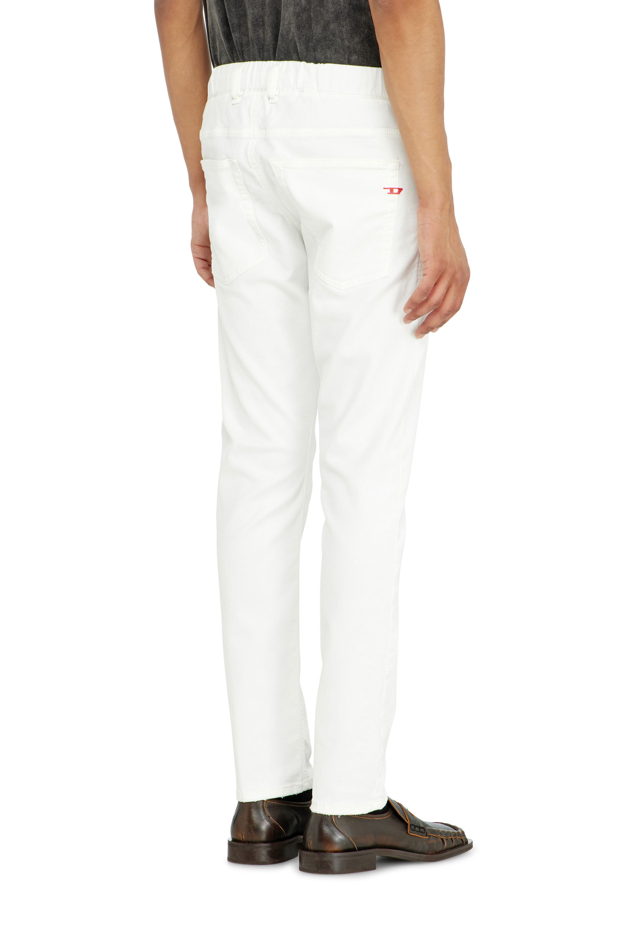 Diesel - Regular 2032 D-Krooley-BW Joggjeans&reg; 068HX Homme, Blanc - Image 4
