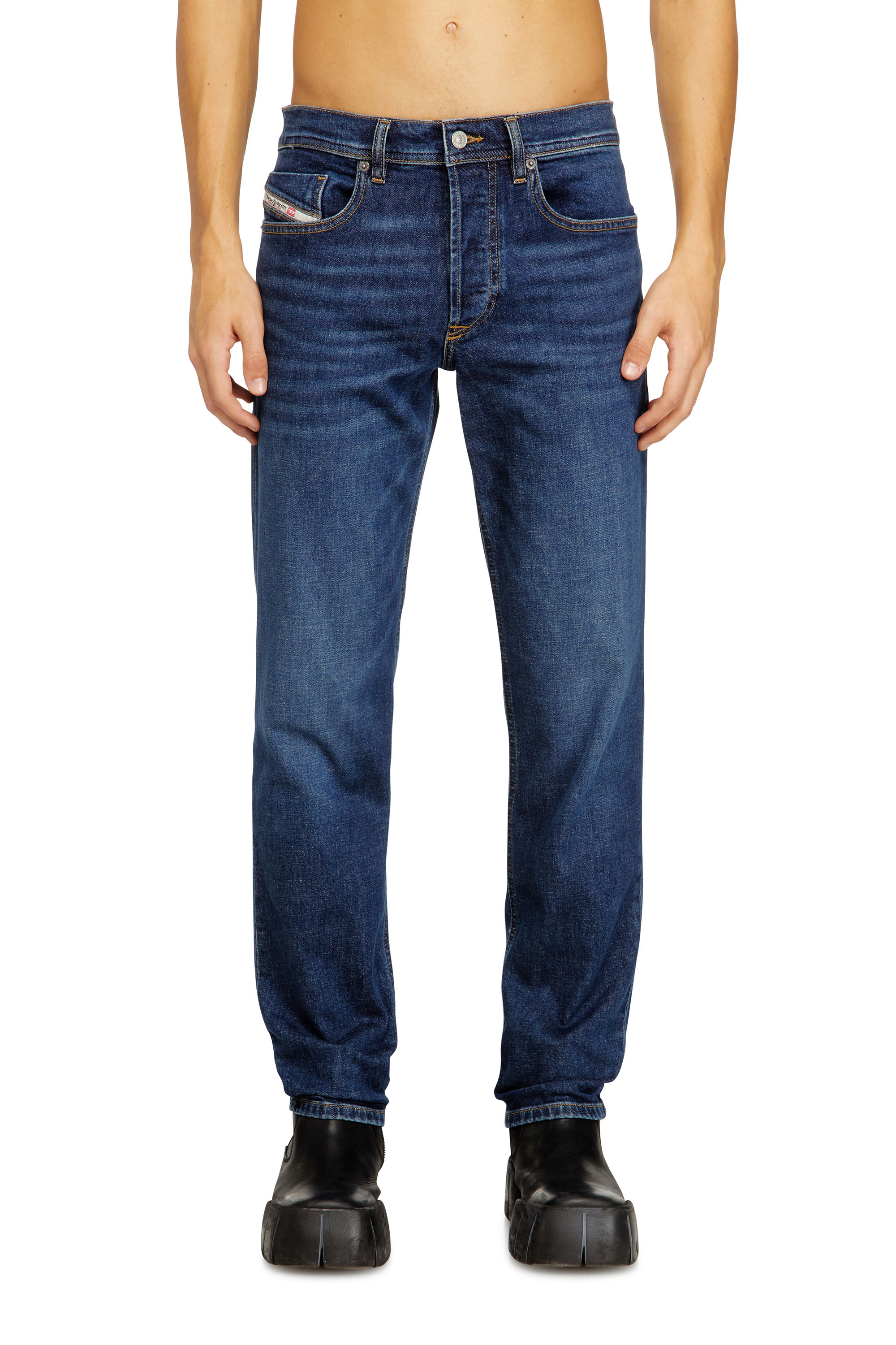 Diesel - Regular Jeans 2023 D-Finitive 0ADBG Homme, Bleu moyen - Image 1
