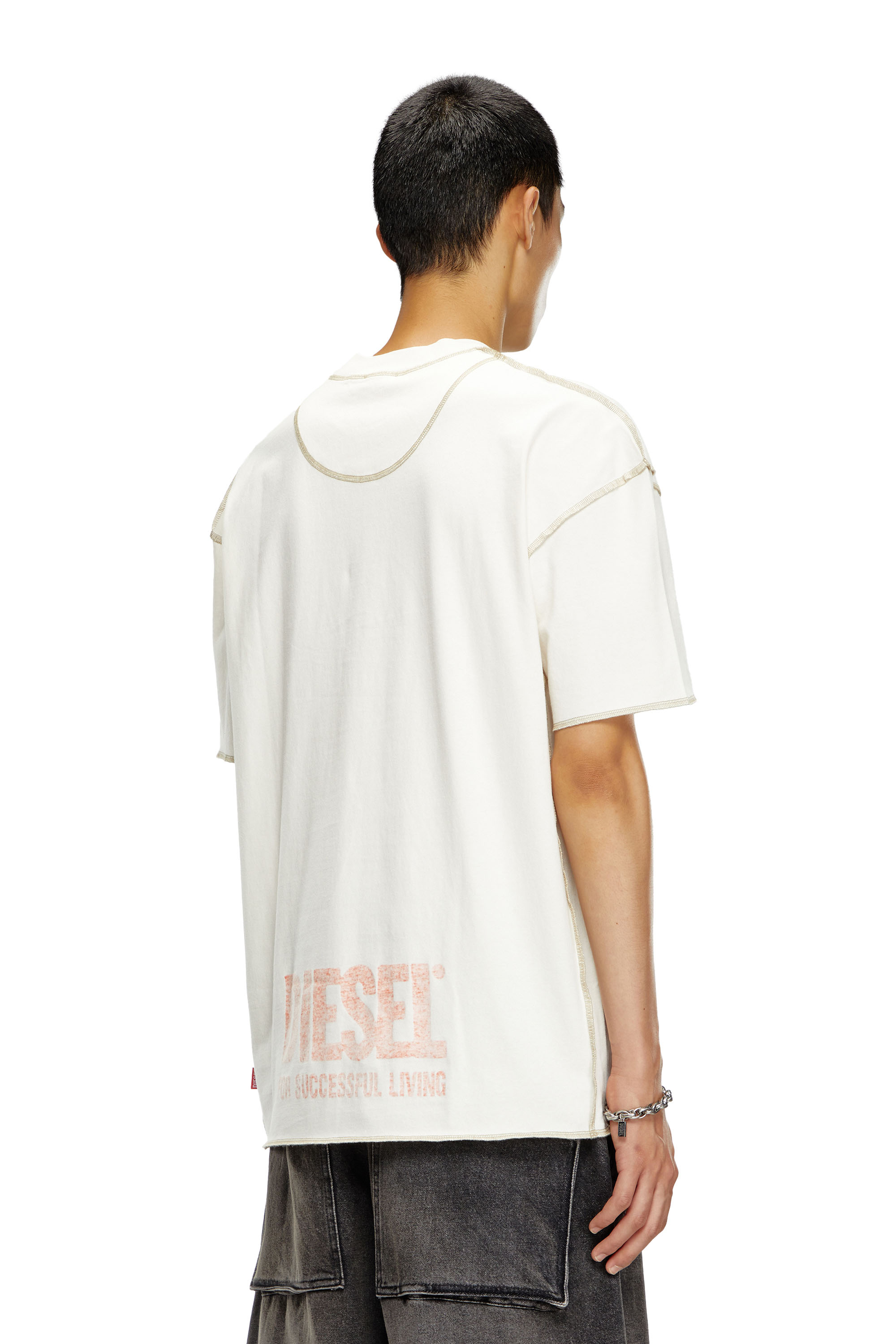 Diesel - T-CRAOR, T-shirt avec effet « inside-out » Homme in Blanc - 4