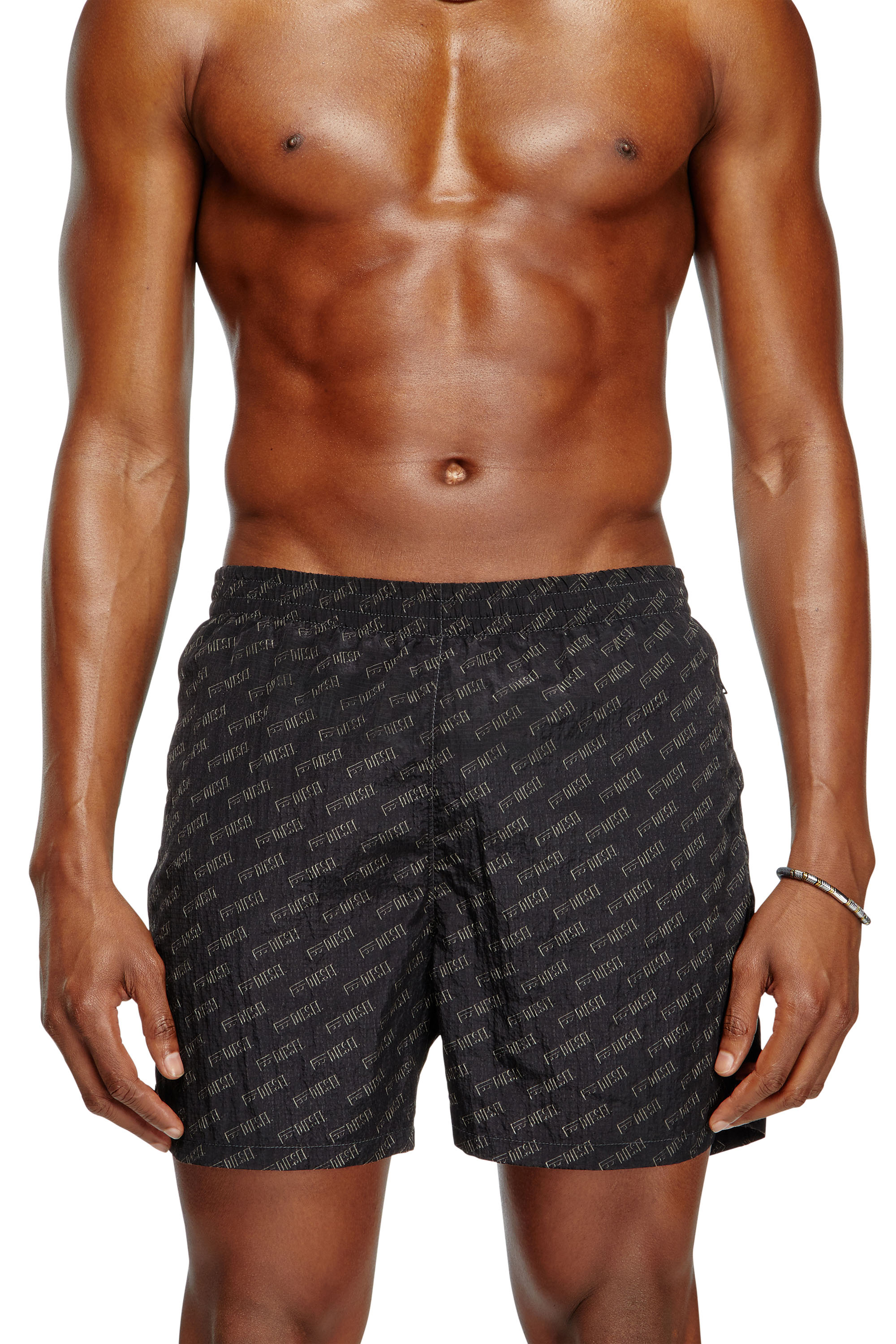 Diesel - DANIEL-41-MONO-UTLT, Short de bain mi-long avec logo en all-over Homme in Noir - 1