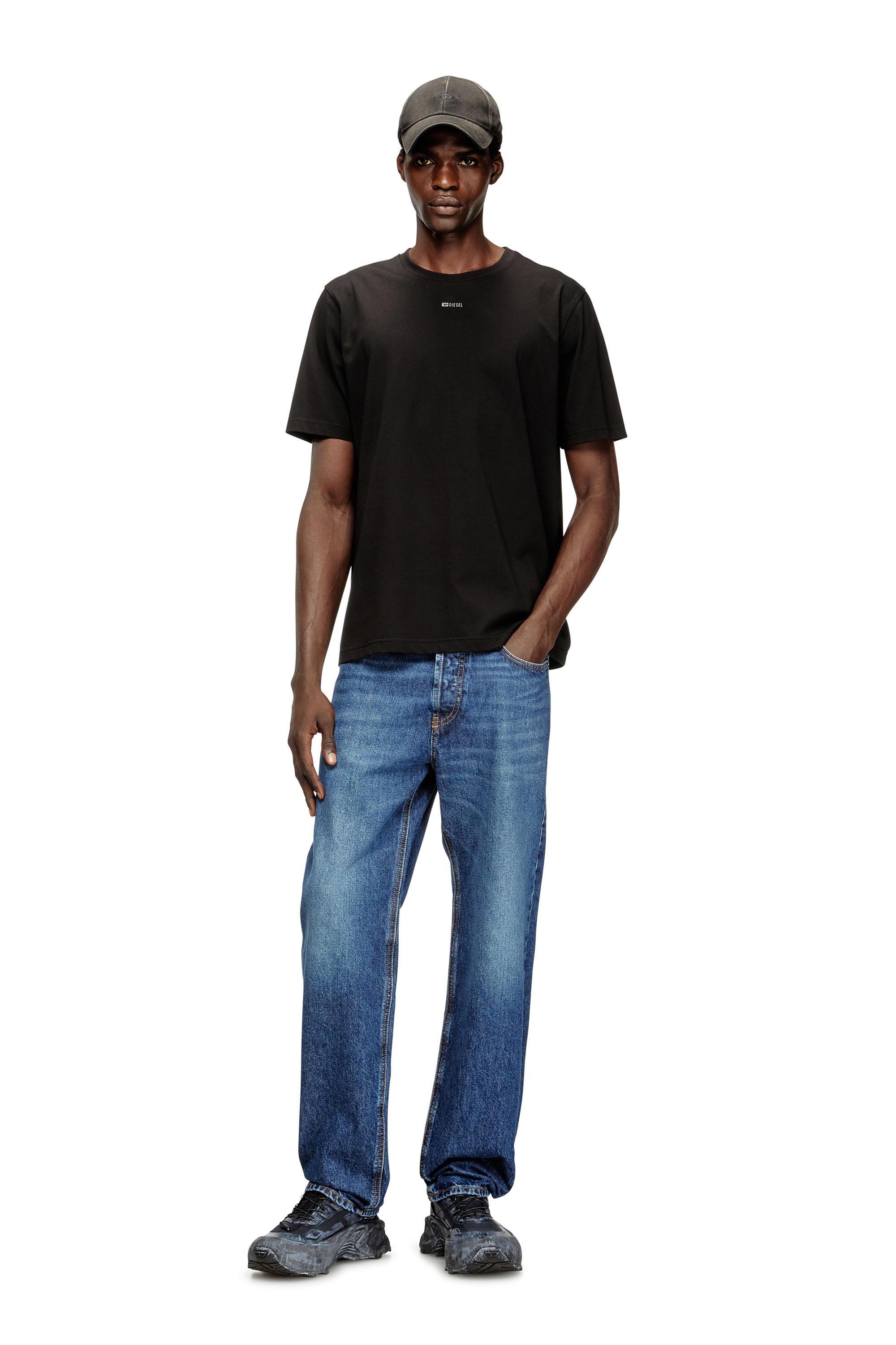 Diesel - T-ADJUST-V6, T-shirt avec micro logo métallique Homme in Noir - 1