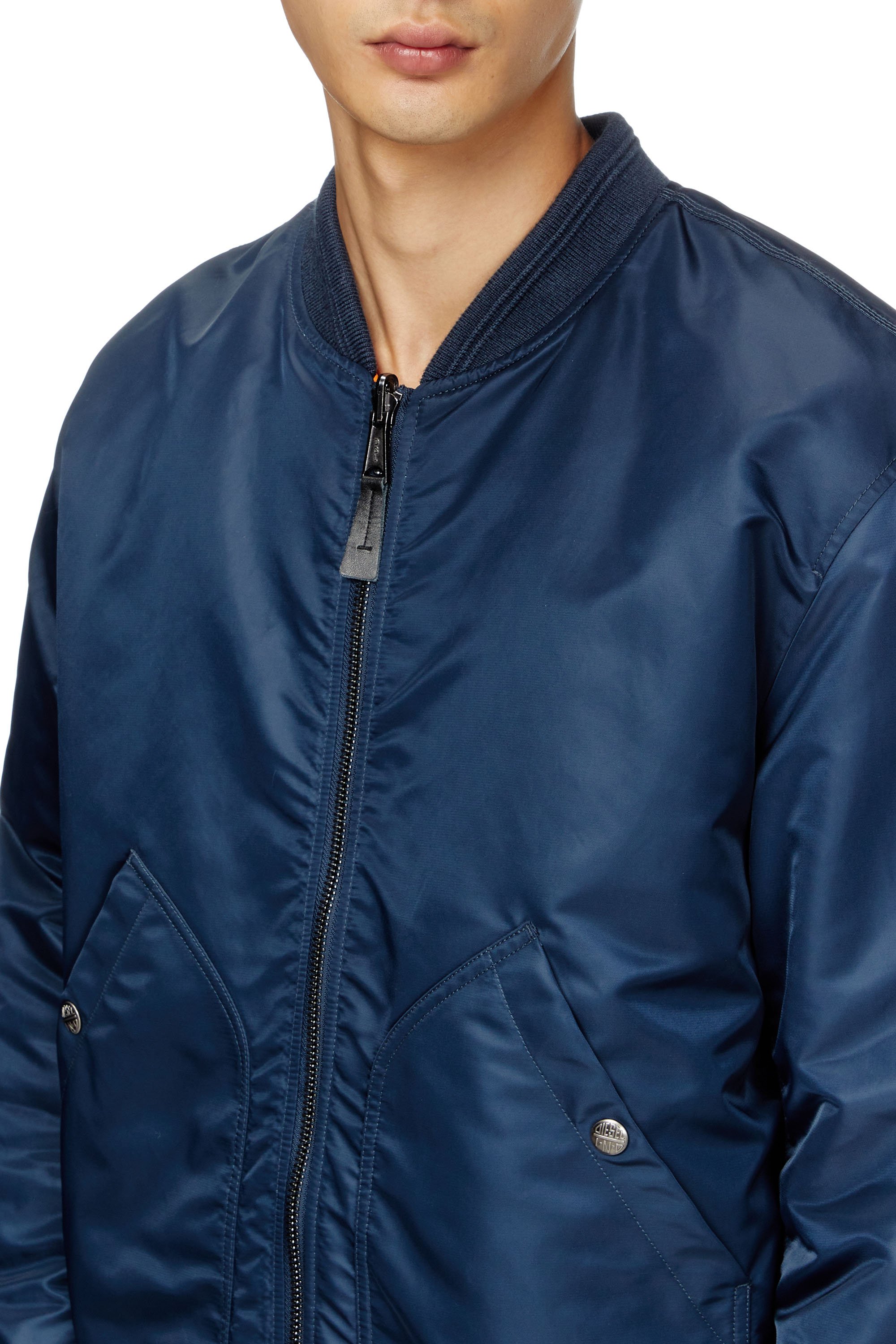 Diesel - J-HELD, Veste bomber en nylon rembourré avec Oval D Homme in Bleu - 5