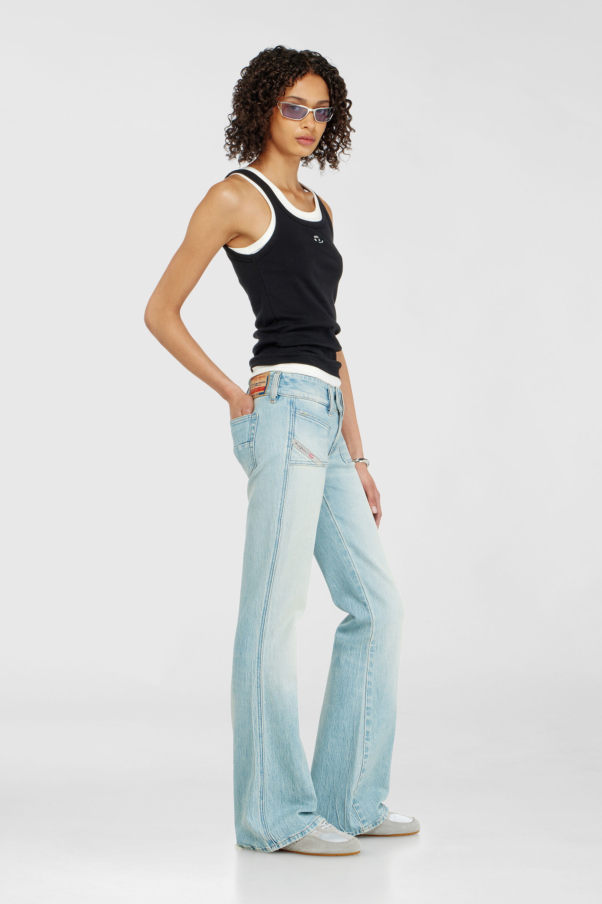 Diesel - Bootcut Jeans D-Hush 0KBBX Femme, Bleu Clair - Image 2