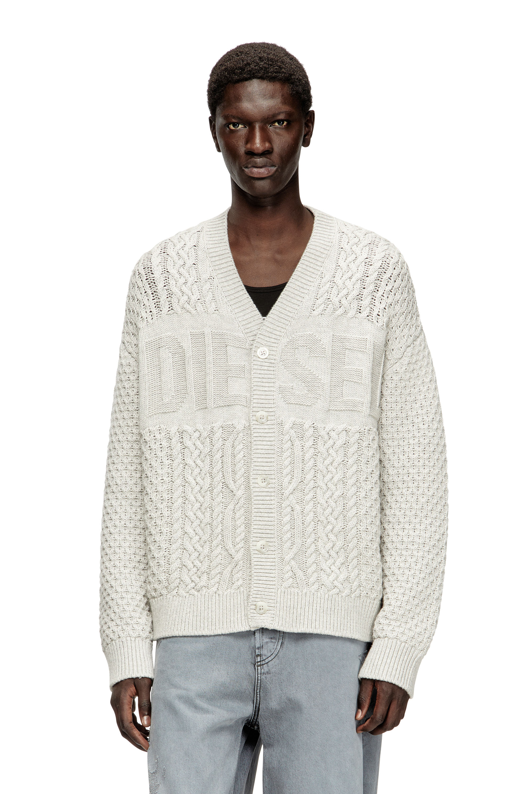 Diesel - K-ANTOINE, Cardigan en maille torsadée avec logo Diesel Homme in Gris - 3