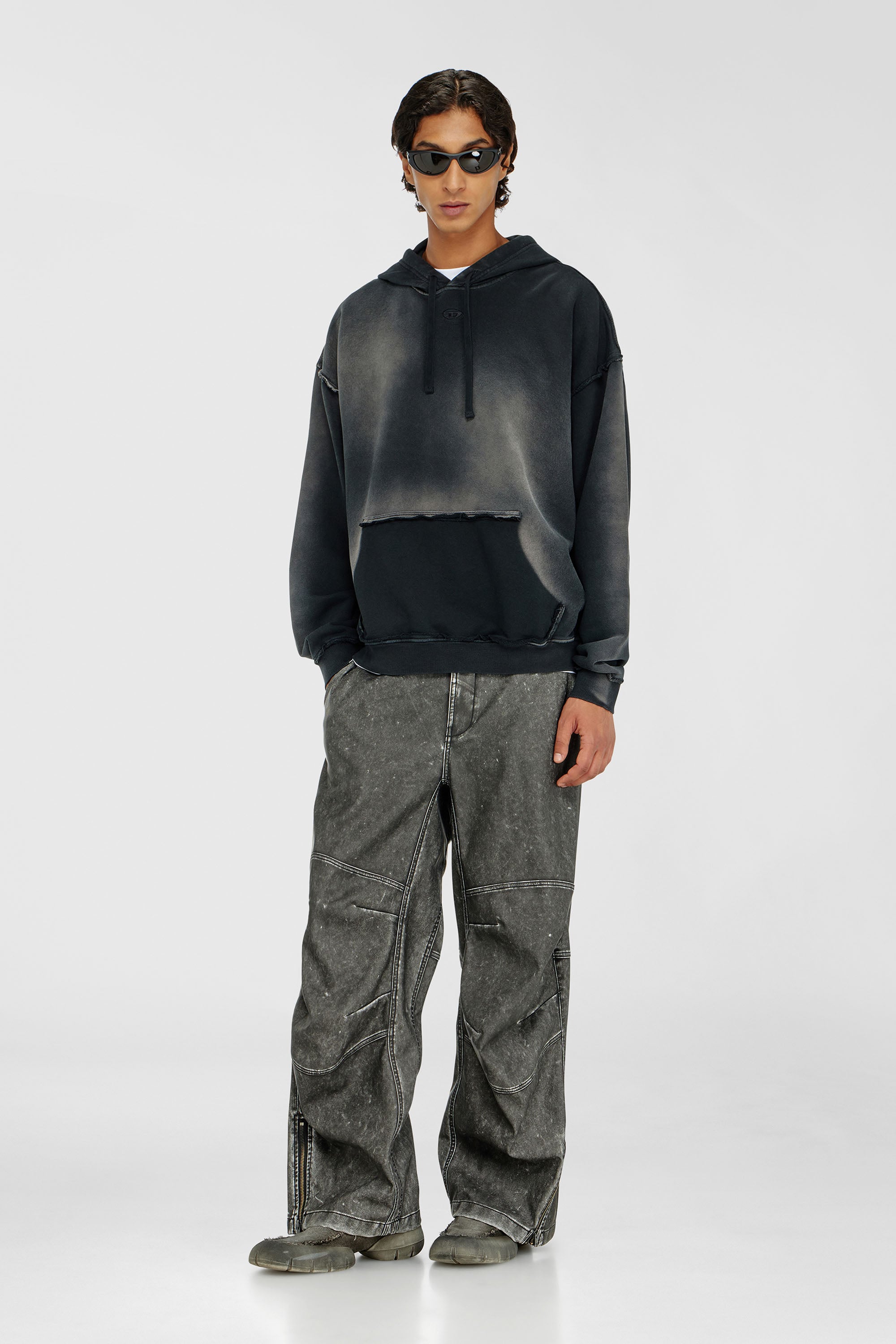 Diesel - S-POCK-HOOD, Sweat &agrave; capuche en coton d&eacute;lav&eacute; avec d&eacute;tails effiloch&eacute;s Homme in Polychrome - 2