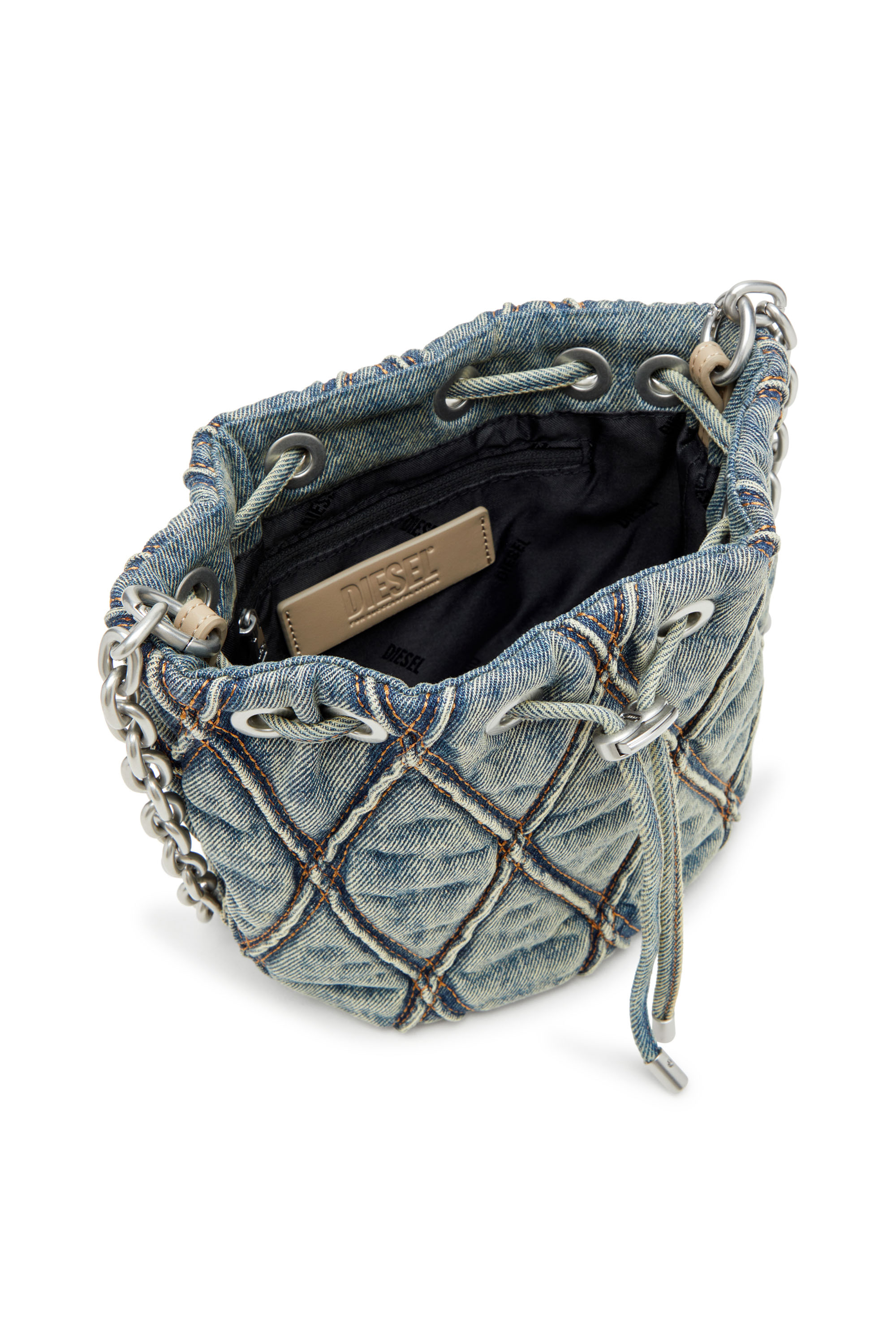 Diesel - CHARM-D BUCKET S, Charm-D S-Mini sac seau en denim matelass&eacute; &agrave; motif losange Femme in Bleu - 4