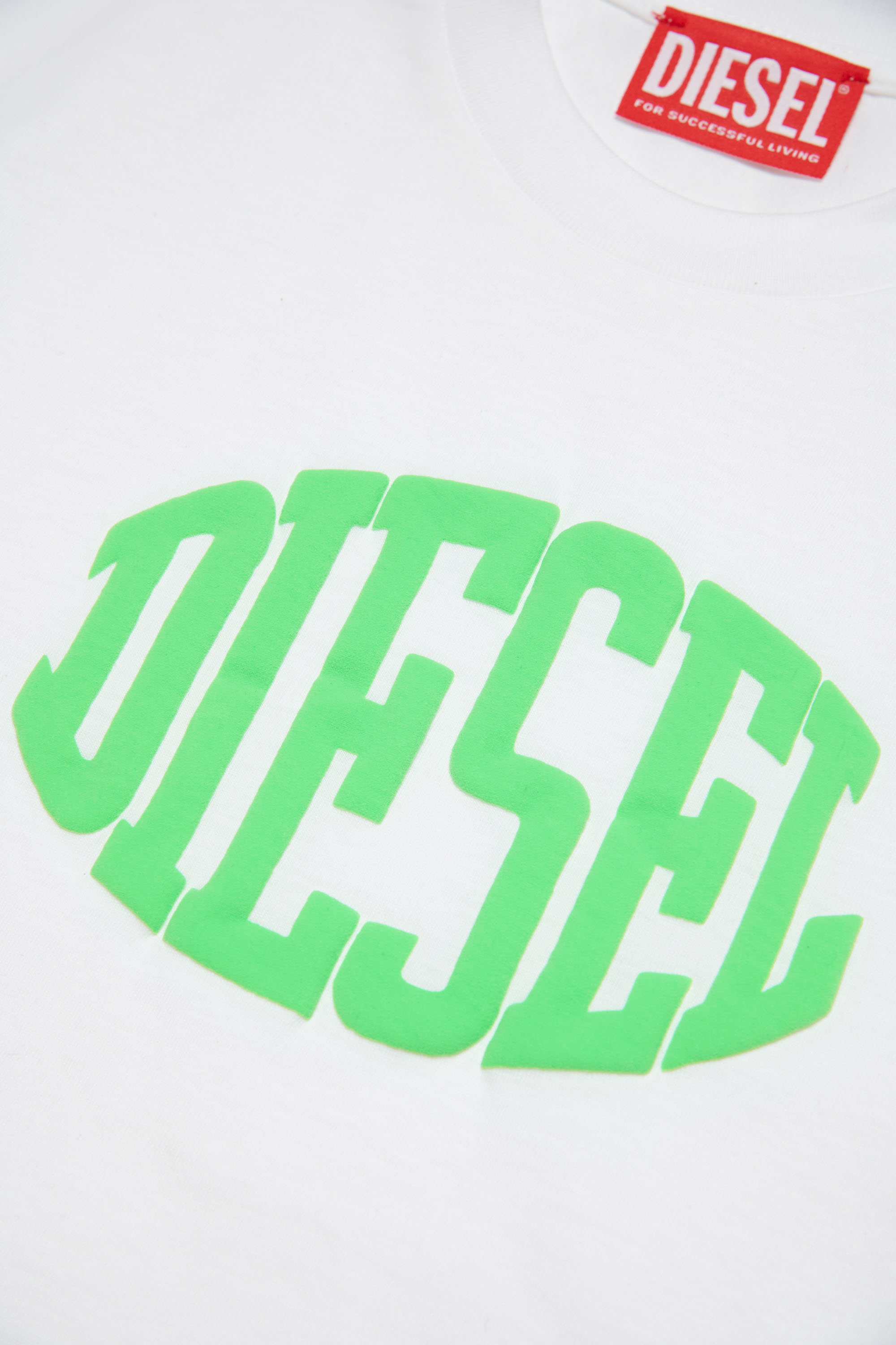Diesel - TMUST OVER, Homme T-shirt avec logo style universitaire in Blanc - Image 3