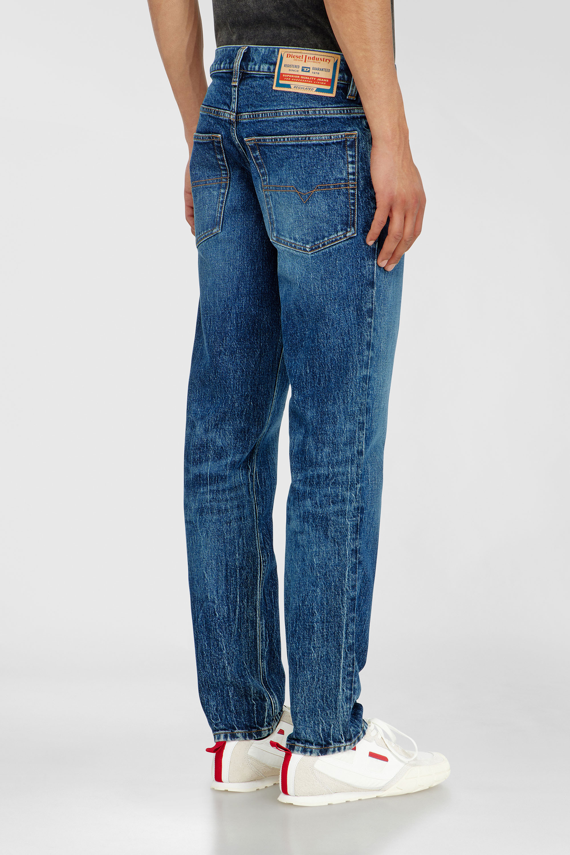 Diesel - Regular Jeans 2023 D-Finitive 0KBBQ Homme, Bleu Fonc&eacute; - Image 5