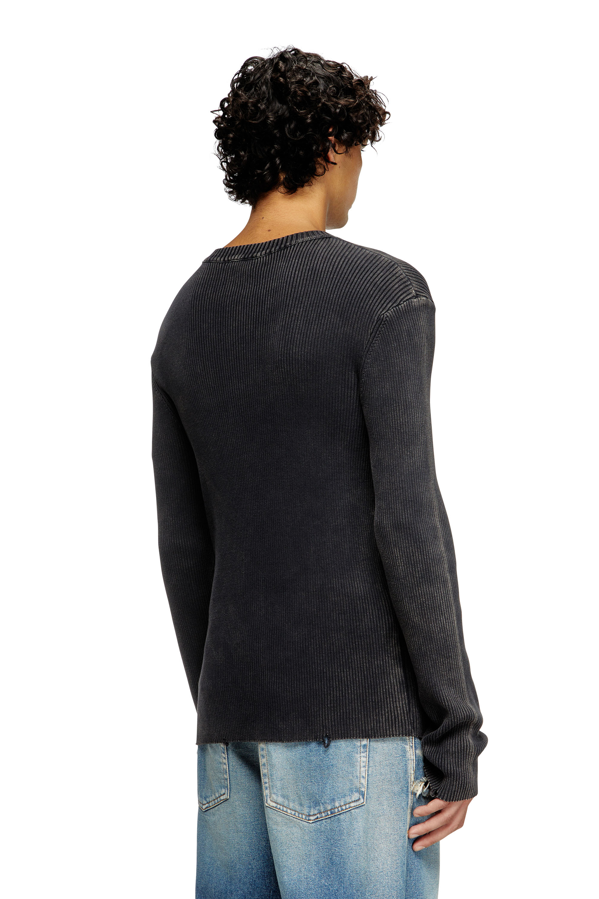 Diesel - K-DARIN-D, Pull effet vieilli avec logo cut-out Homme in Noir - 4
