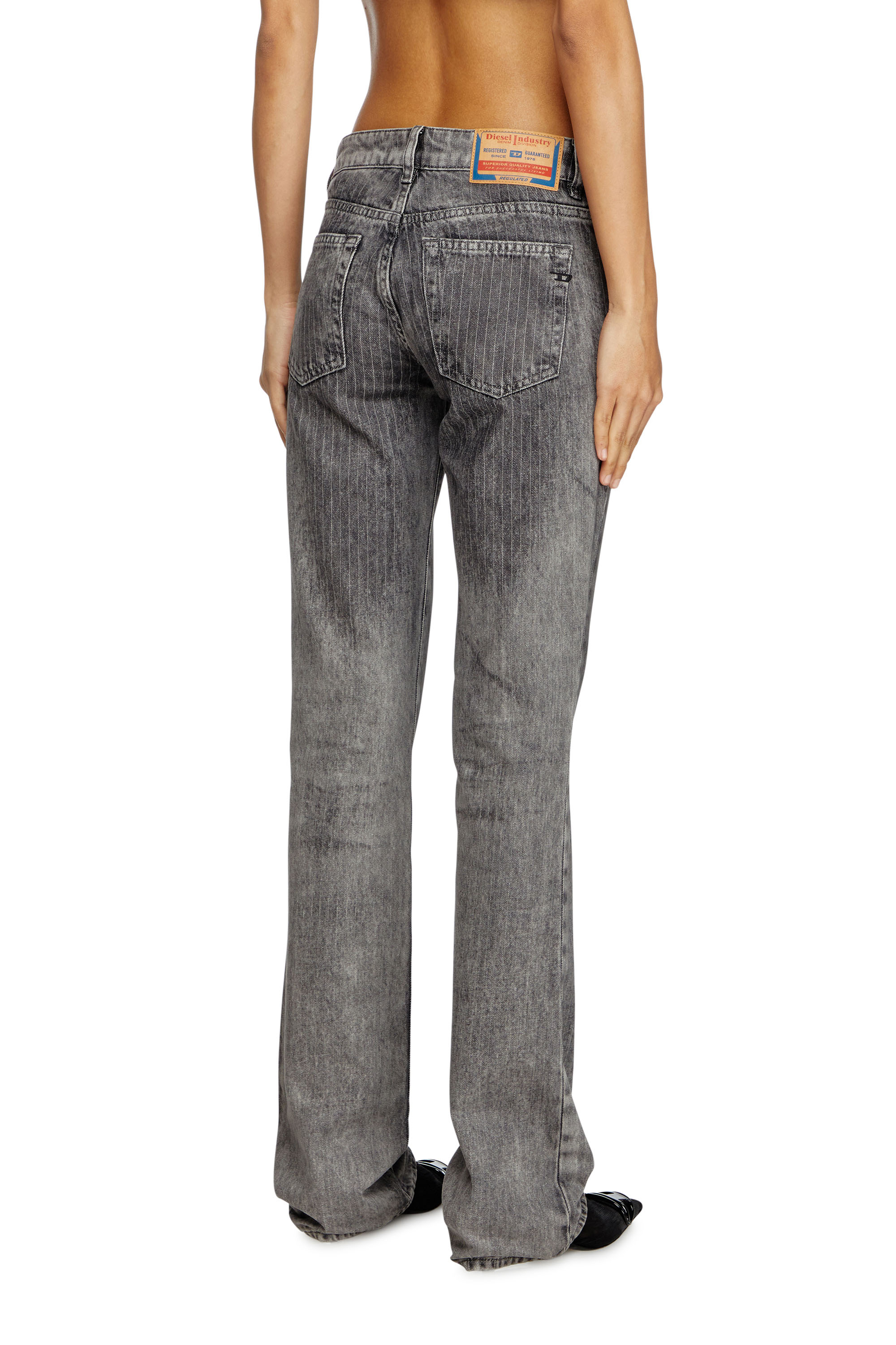 Diesel - Bootcut Jeans D-Gianna 0ABDI Femme, Gris Clair - Image 4