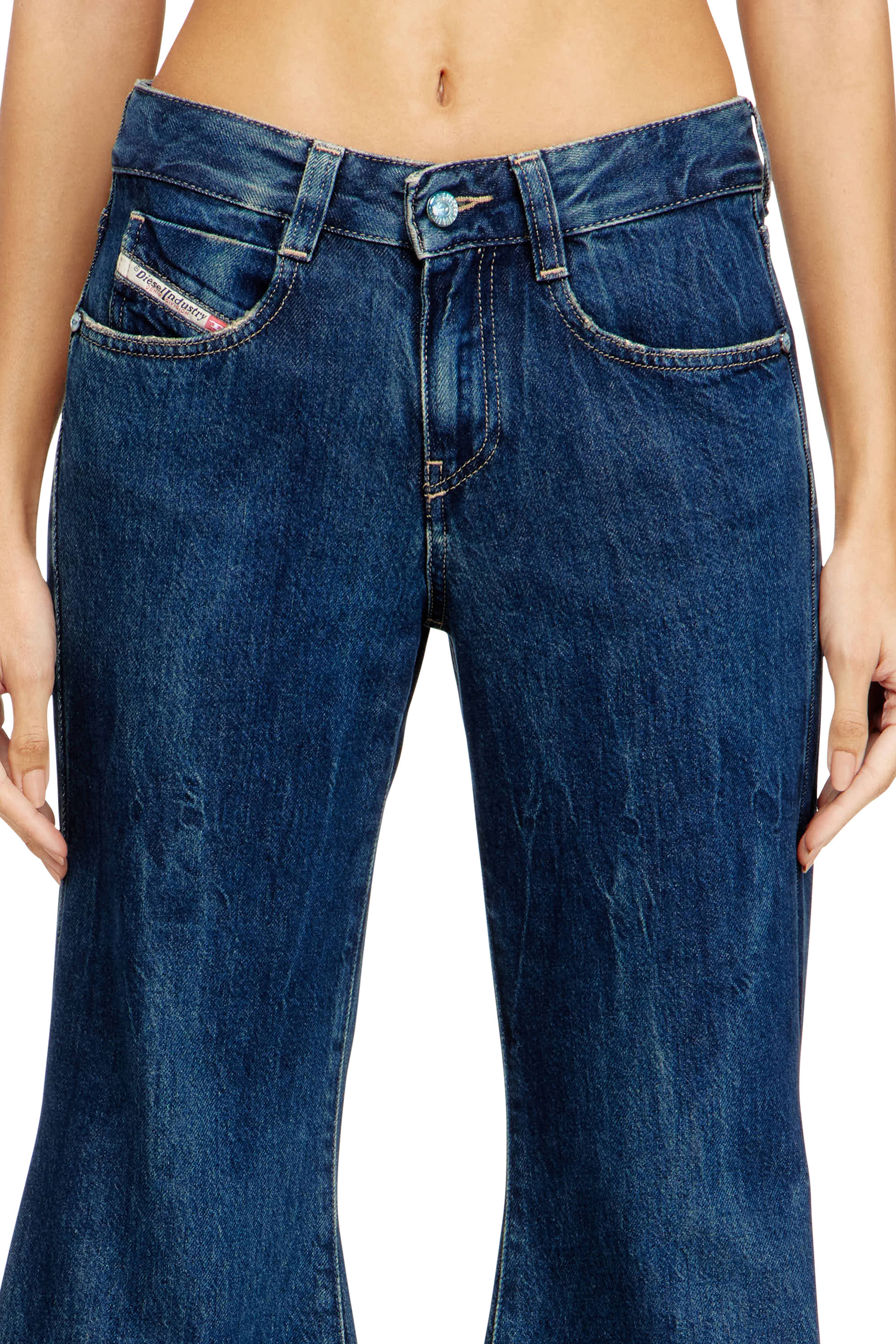 Diesel - Flare Jeans 1970 D-Bleess 09N61 Femme, Bleu moyen - Image 4