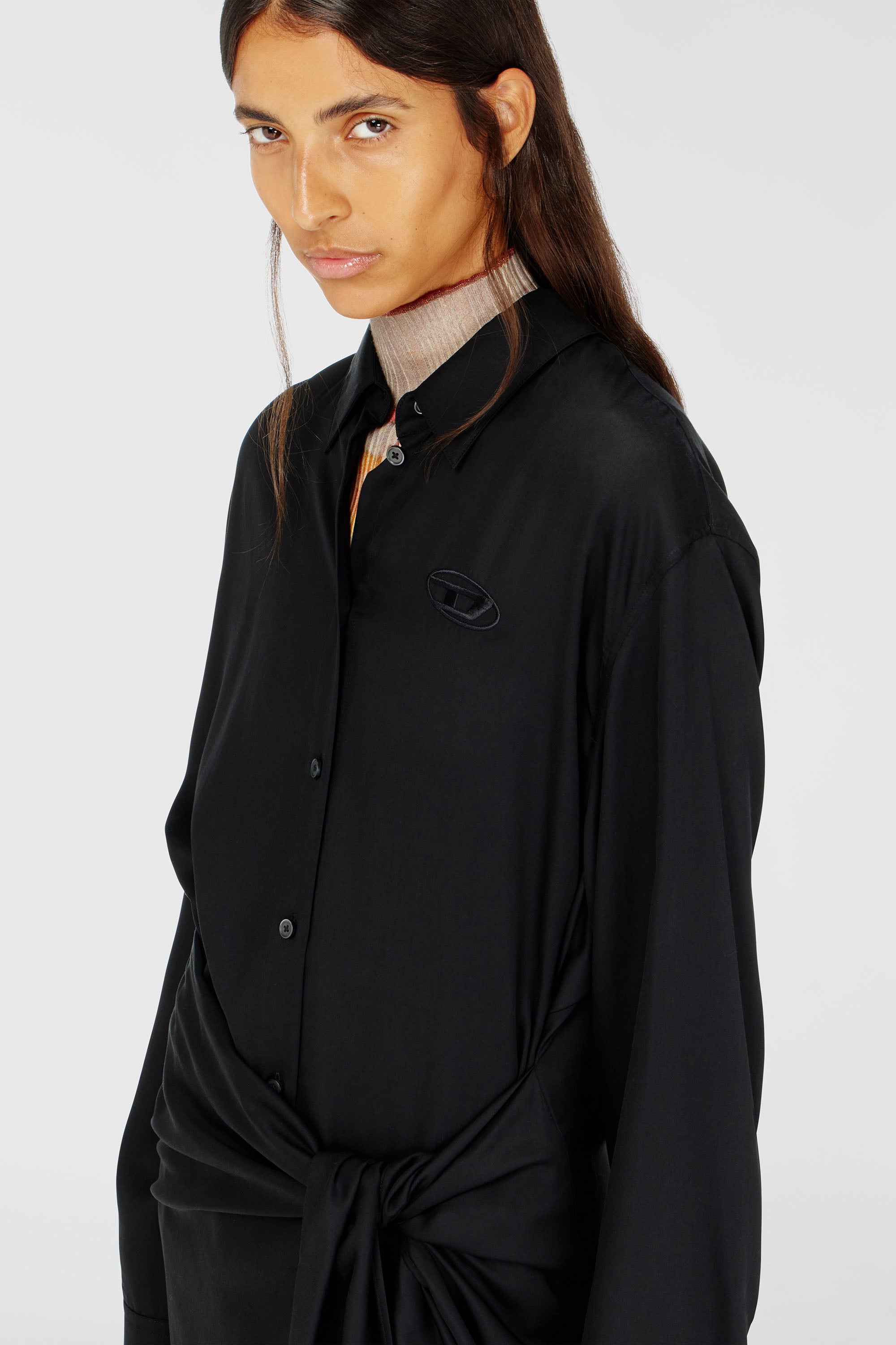 Diesel - D-ILETTA-S1, Robe-chemise midi avec d&eacute;tail torsad&eacute; Femme in Noir - 5
