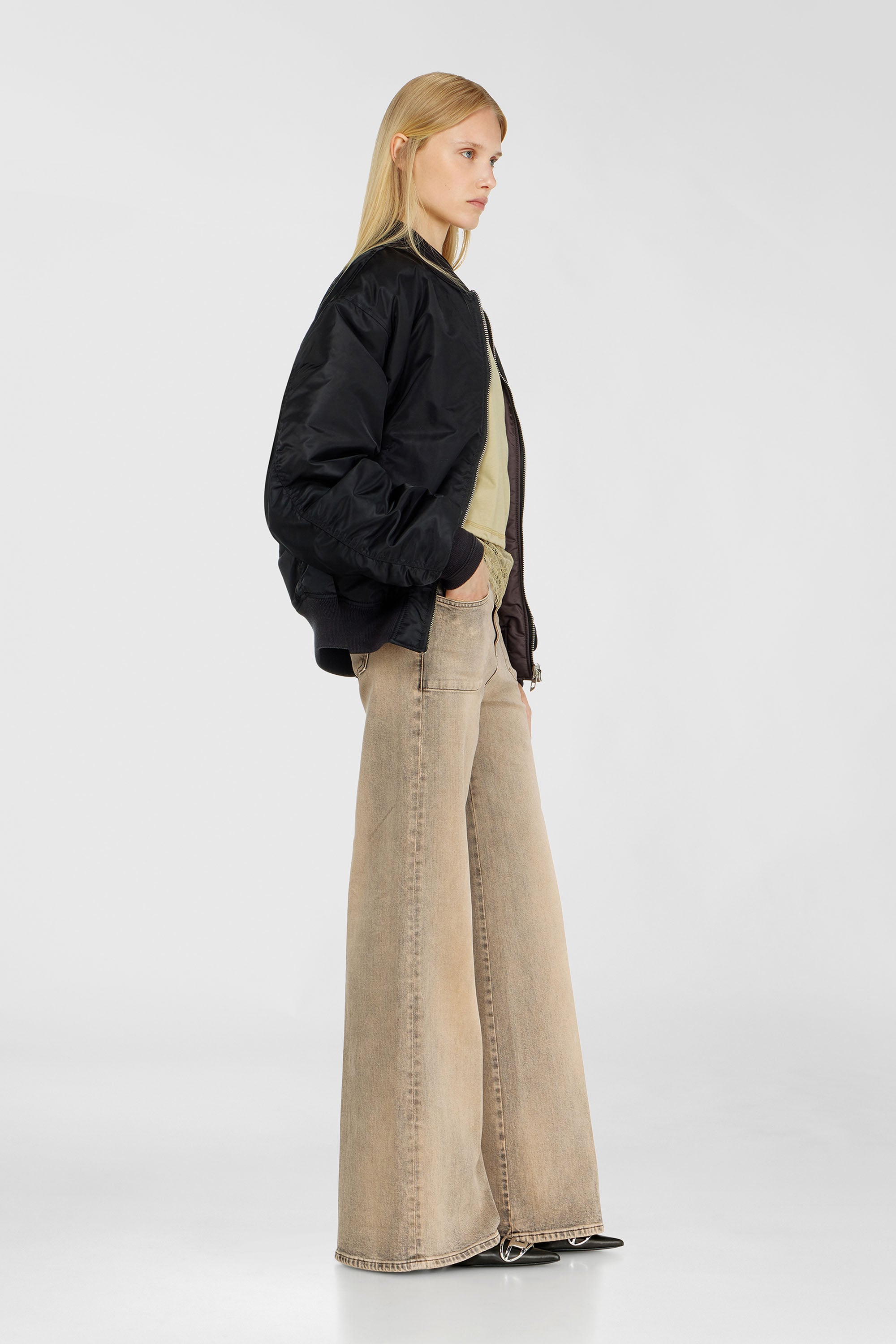Diesel - Flare Jeans 1978 D-Akemi 09P53 Femme, Beige - Image 1
