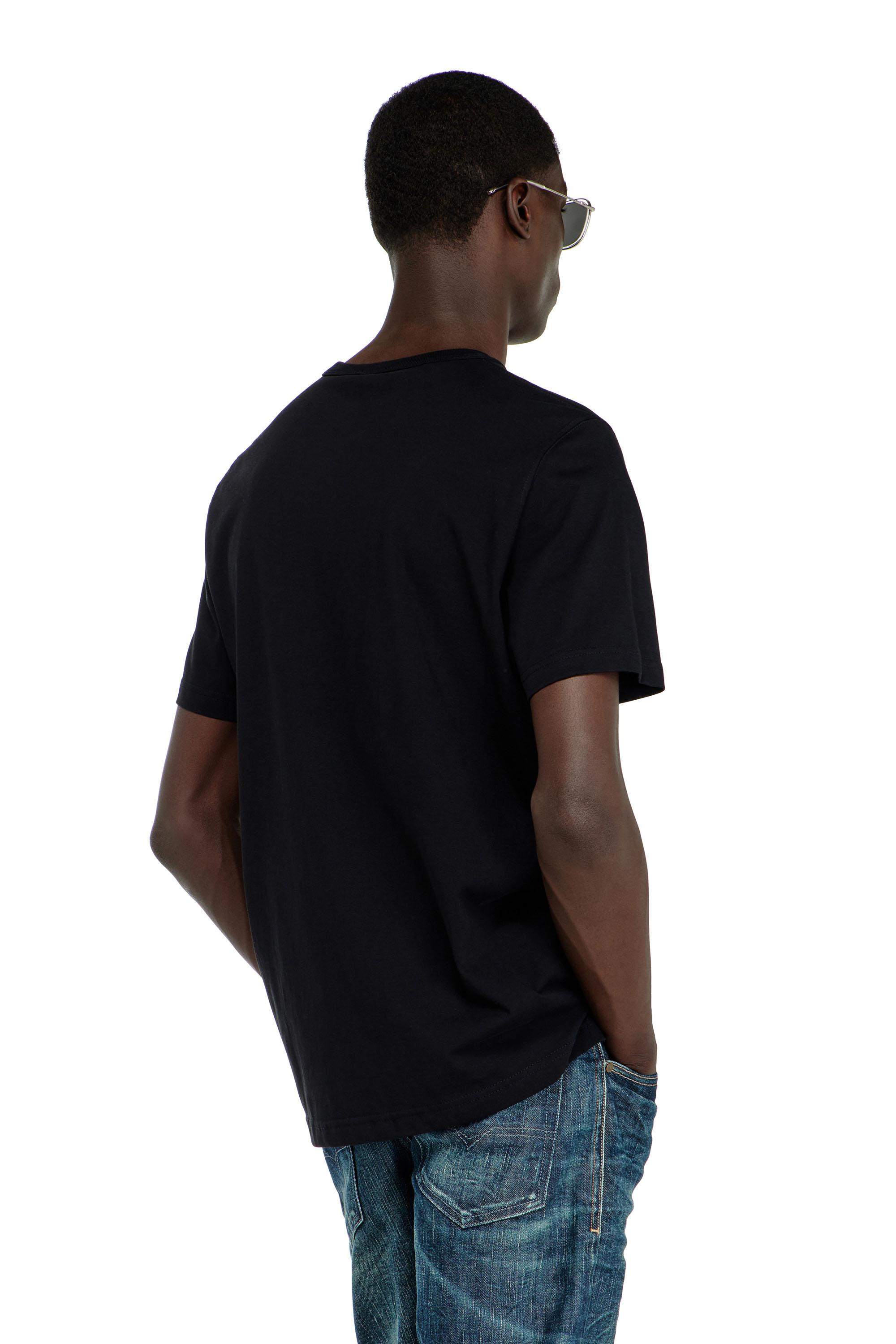 Diesel - T-ADJUST-OD, T-shirt avec logo Oval D m&eacute;tallis&eacute; Homme in Noir - 4