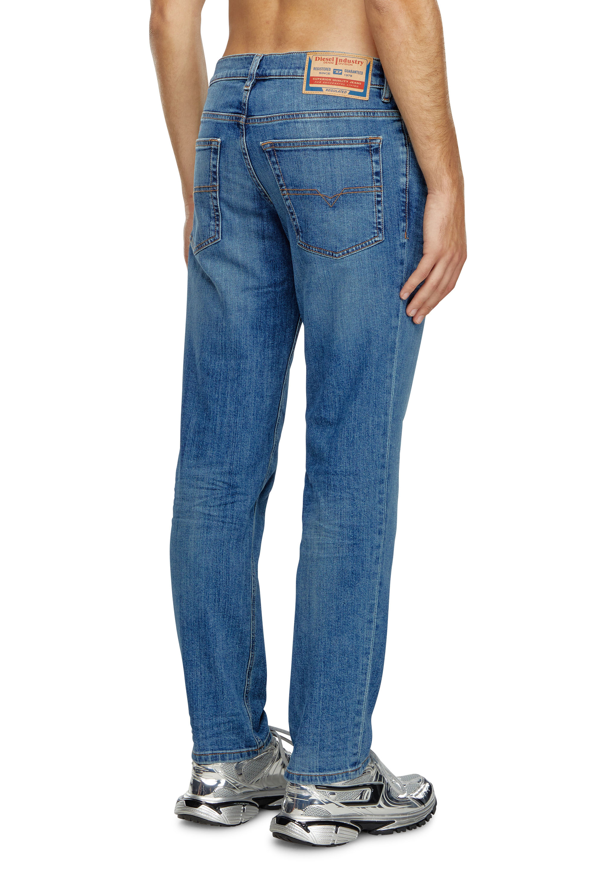 Diesel - Homme Tapered Jeans 2023 D-Finitive 0KIAL, Bleu Clair - Image 3