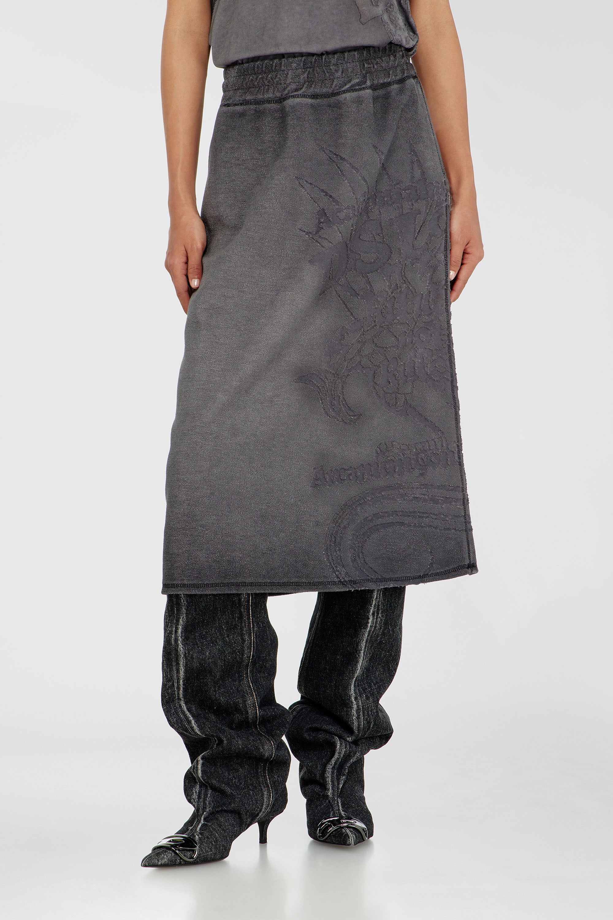 Diesel - O-BEAUTY, Jupe midi en molleton avec imprim&eacute; d&eacute;vor&eacute; Femme in Gris - 1