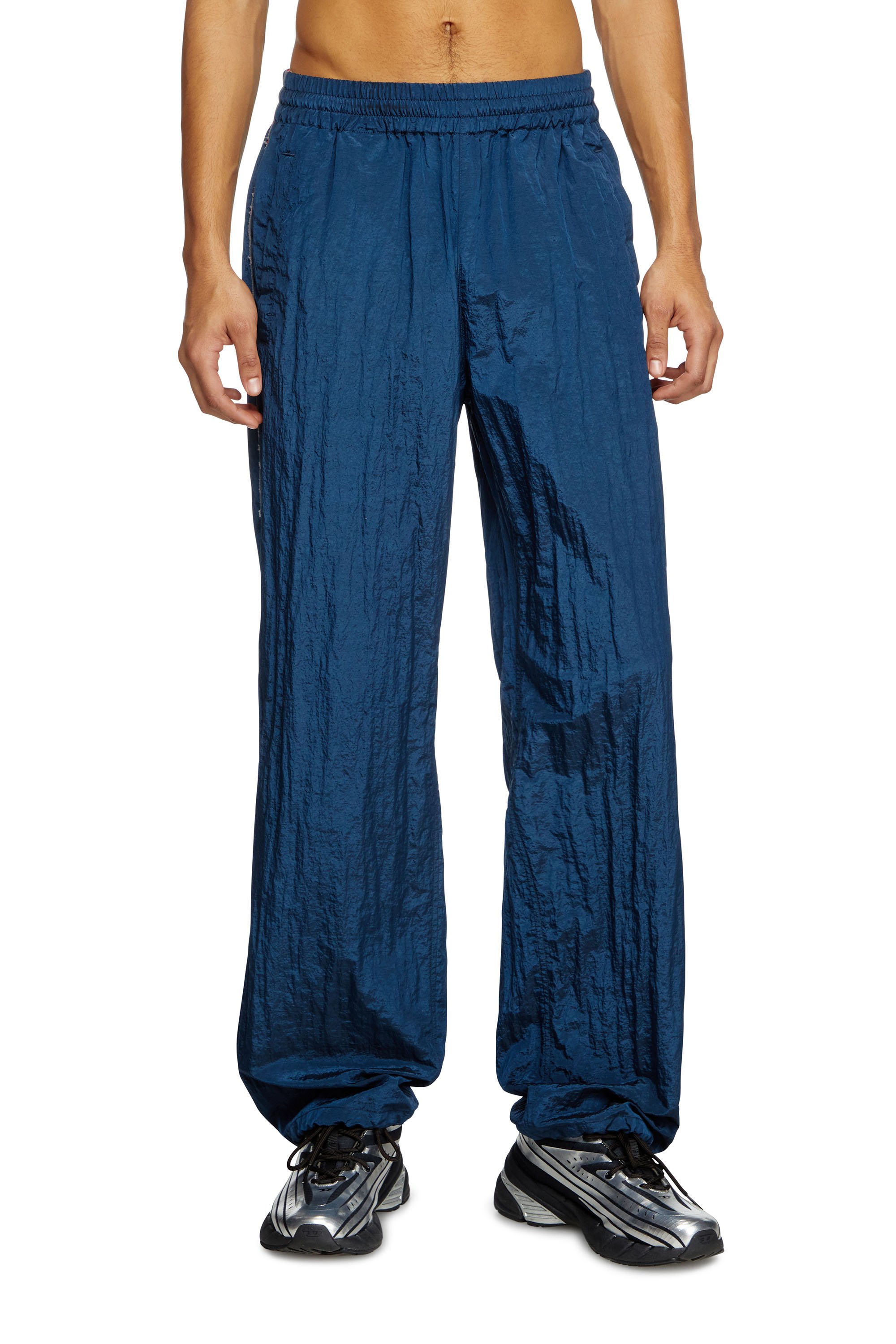 Diesel - P-ANTHEIT, Pantalon de survêtement avec passepoil effet vieilli Homme in Bleu - 2