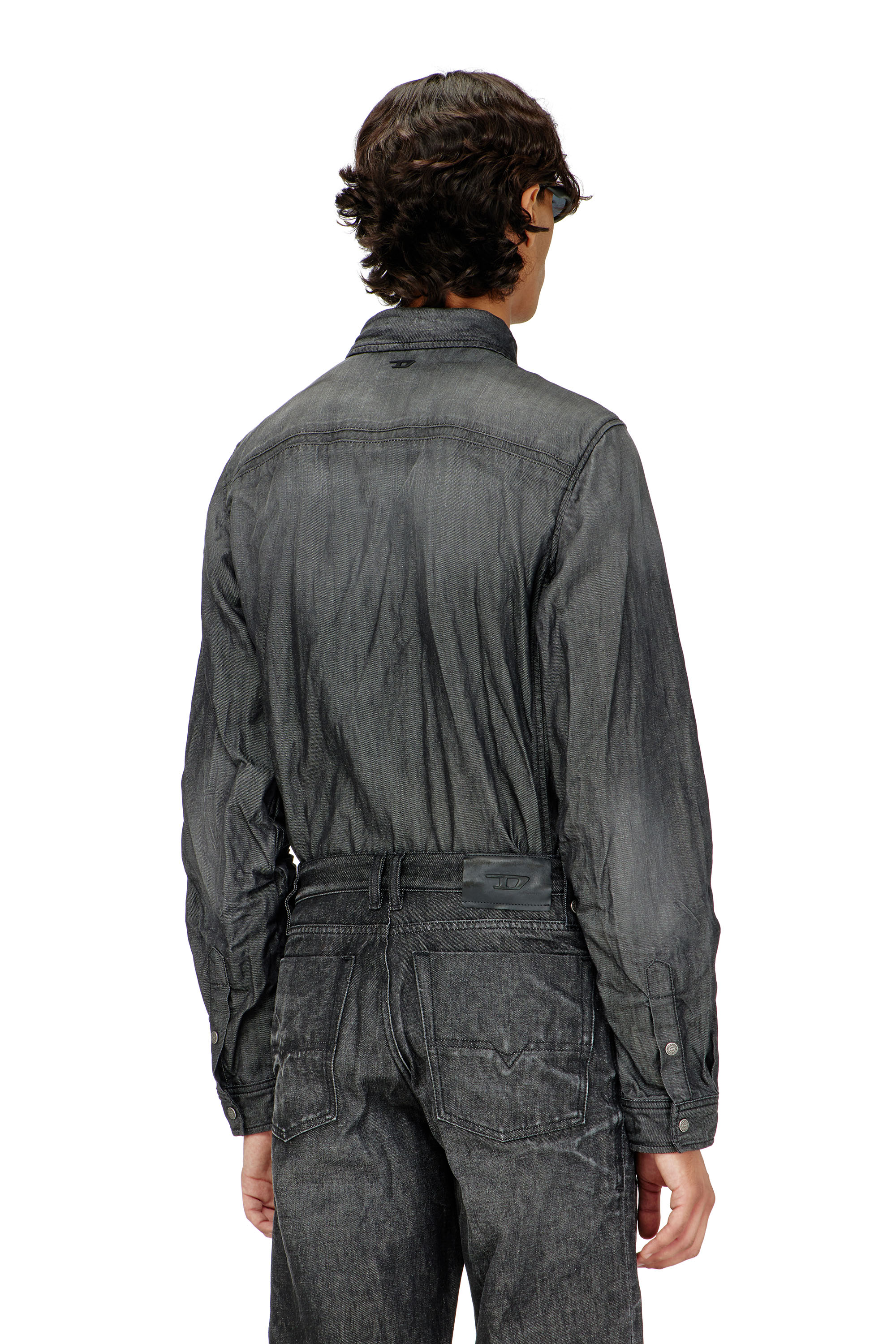 Diesel - D-SYNAR-FSJ2, Chemise en denim froiss&eacute; Homme in Noir - 4