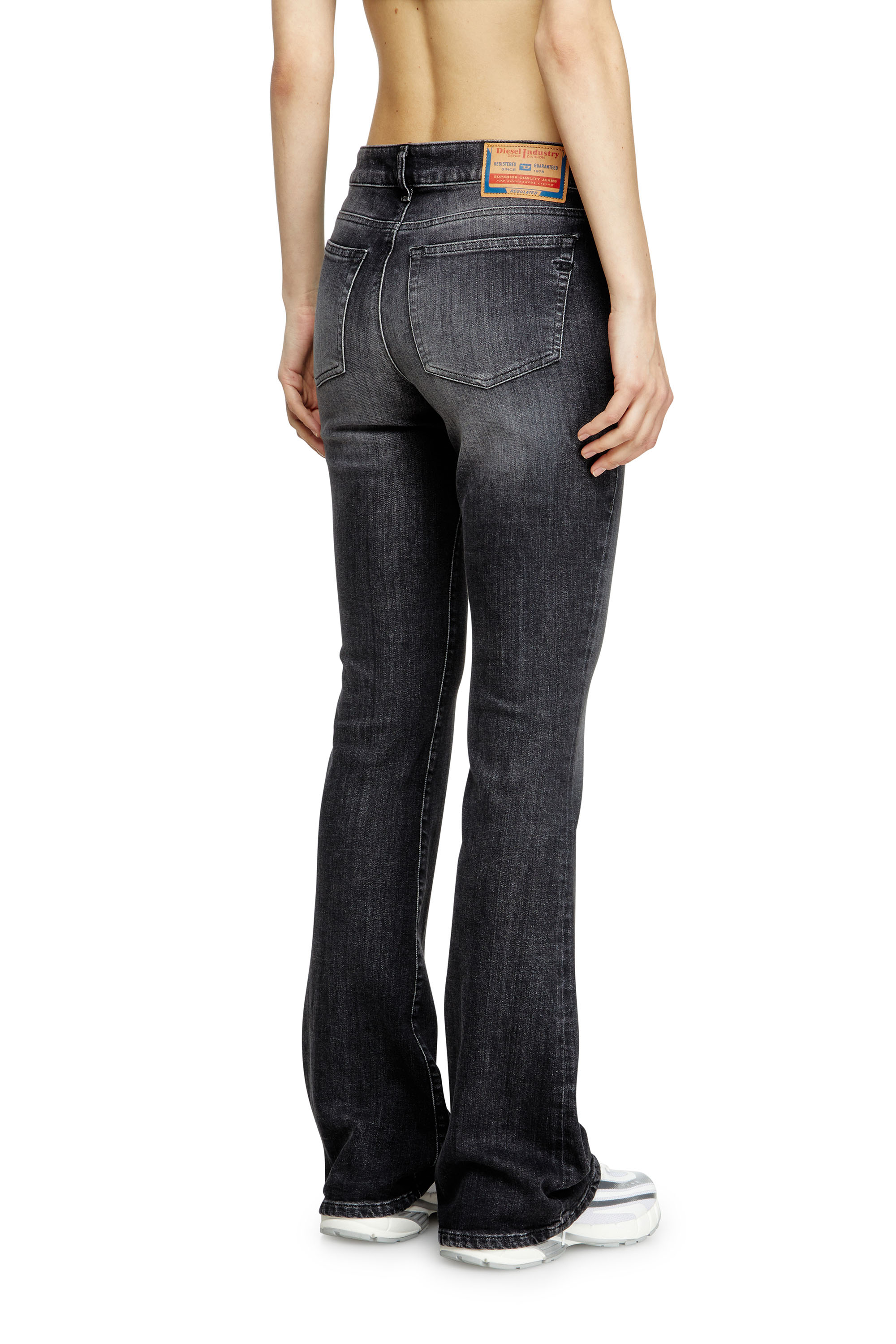 Diesel - Bootcut Jeans 1969 D-Ebbey 09L98 Femme, Noir/Gris foncé - Image 4