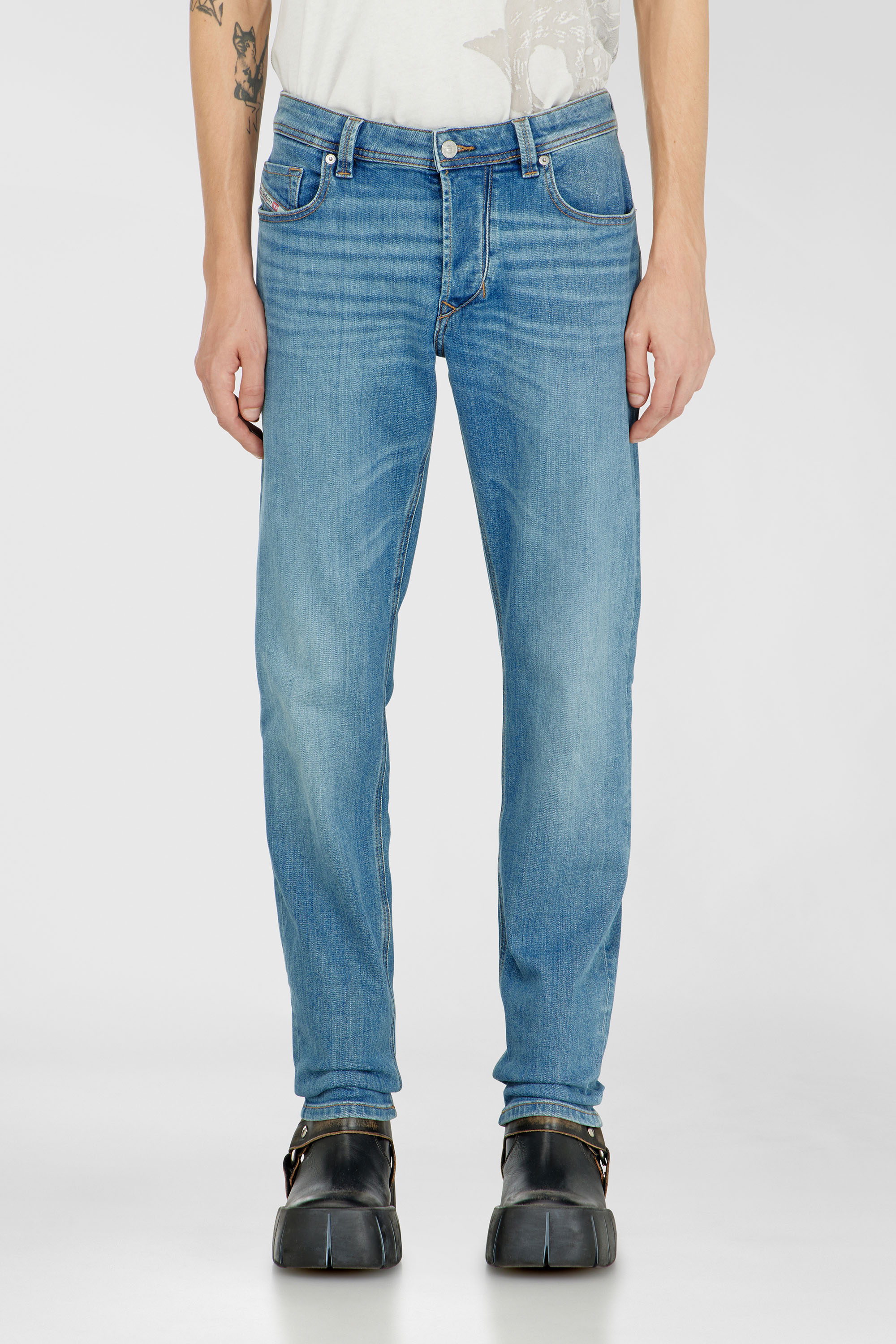 Diesel - Regular Jeans 1986 Larkee-Beex 0KIAL Homme, Bleu Clair - Image 4