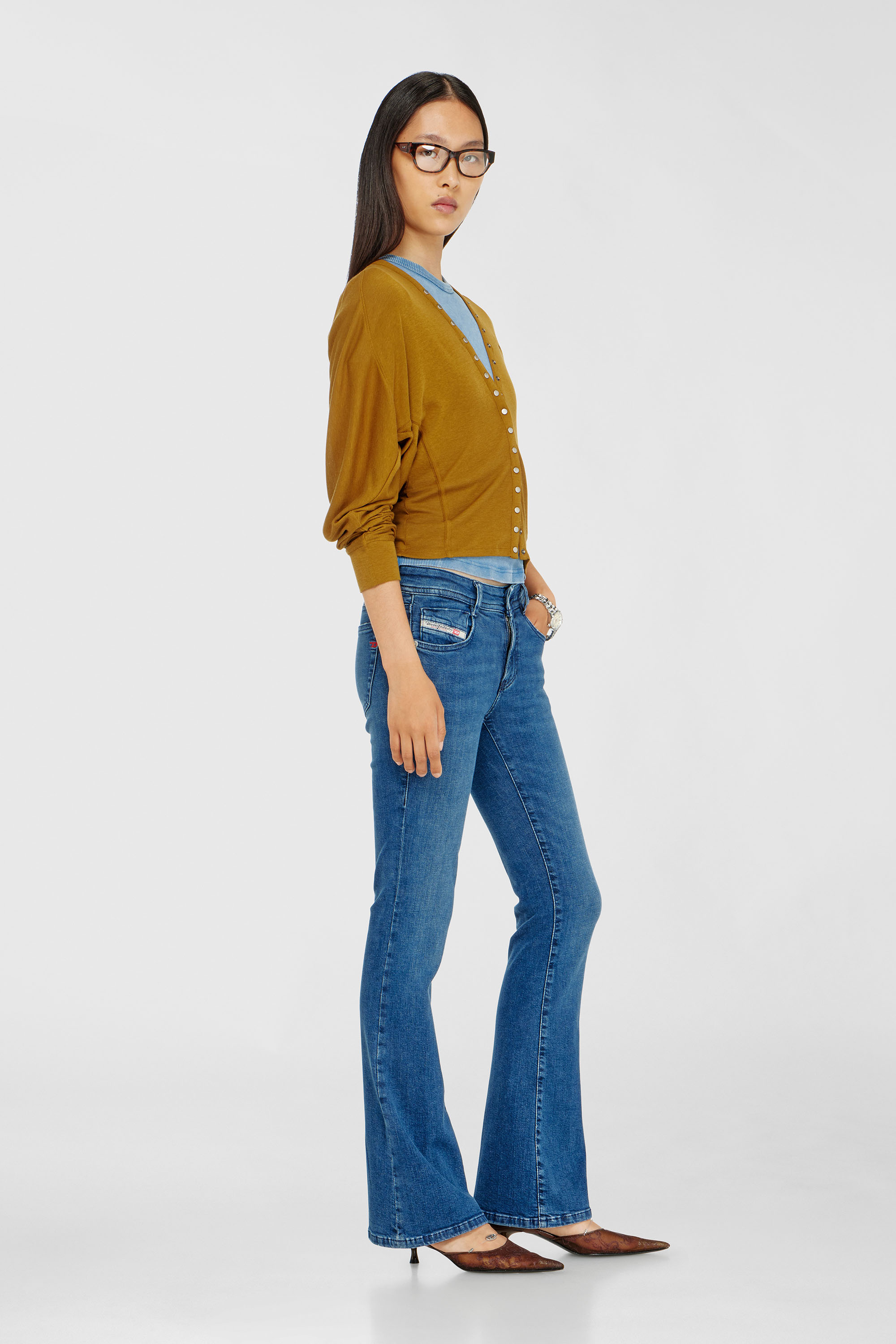 Diesel - Bootcut Jeans 1969 D-Ebbey 0ADBB Femme, Bleu moyen - Image 2