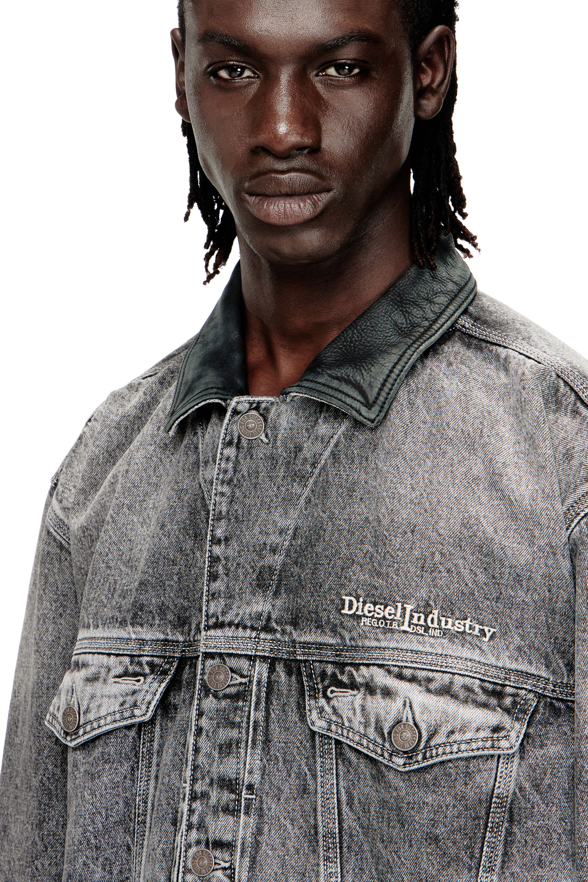 Diesel - D-DENVER-S, Veste en jean trucker avec garnitures en cuir ton sur ton Mixte in ToBeDefined - 4