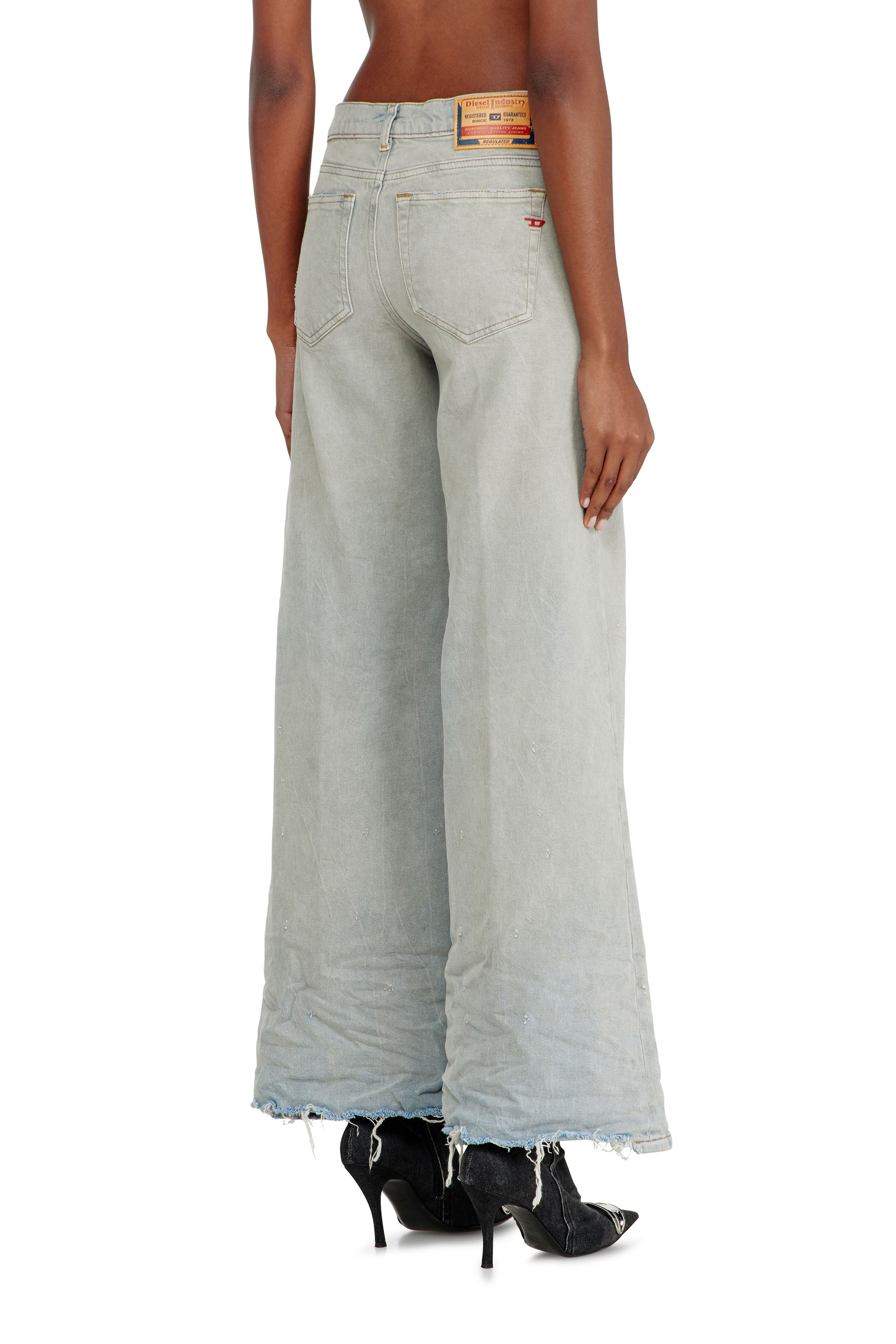 Diesel - Flare Jeans 1978 D-Akemi 09N47 Femme, Bleu Clair - Image 3