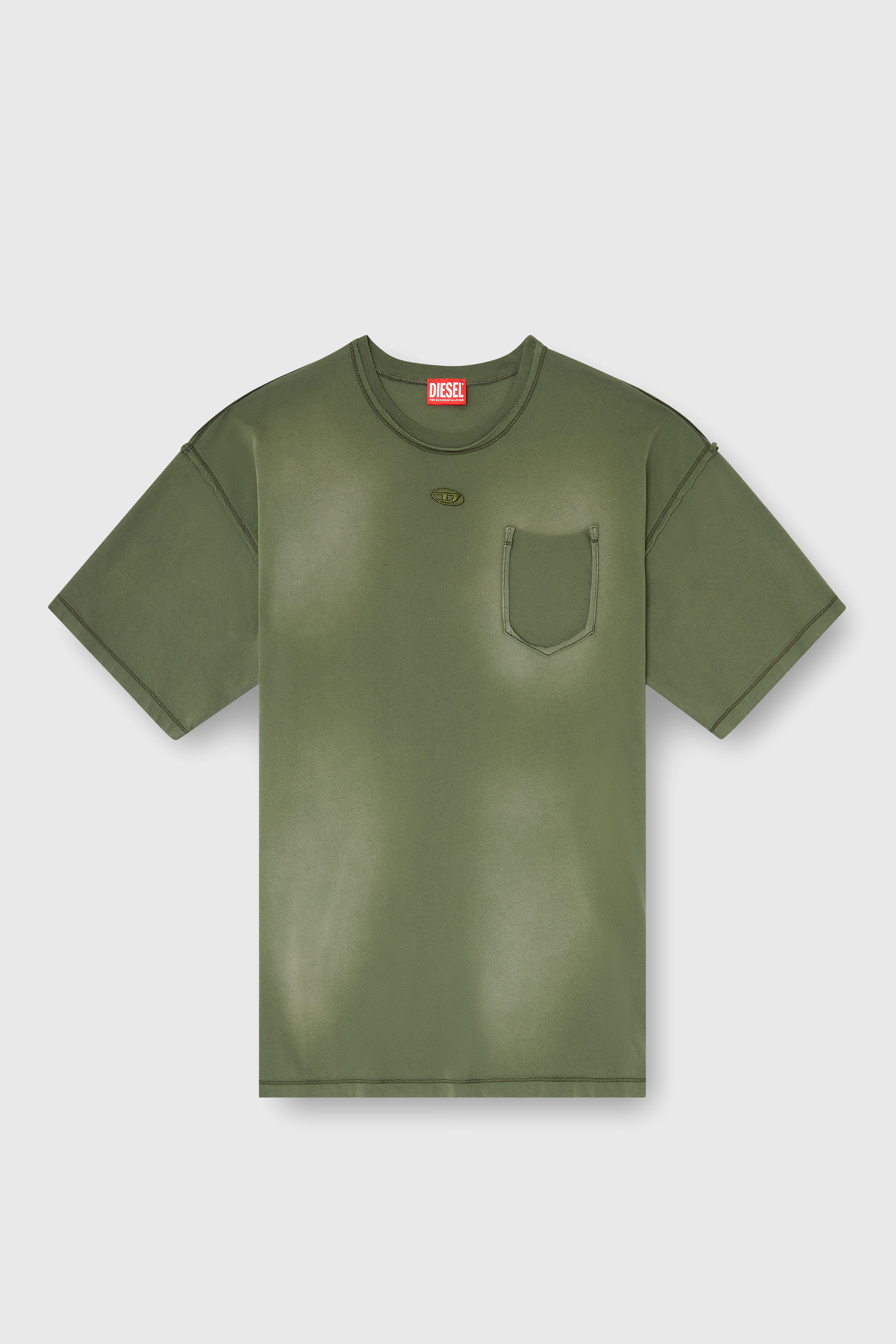 Diesel - T-POCK, T-shirt effet d&eacute;lav&eacute; avec poche d&eacute;chir&eacute;e Homme in Vert - 2