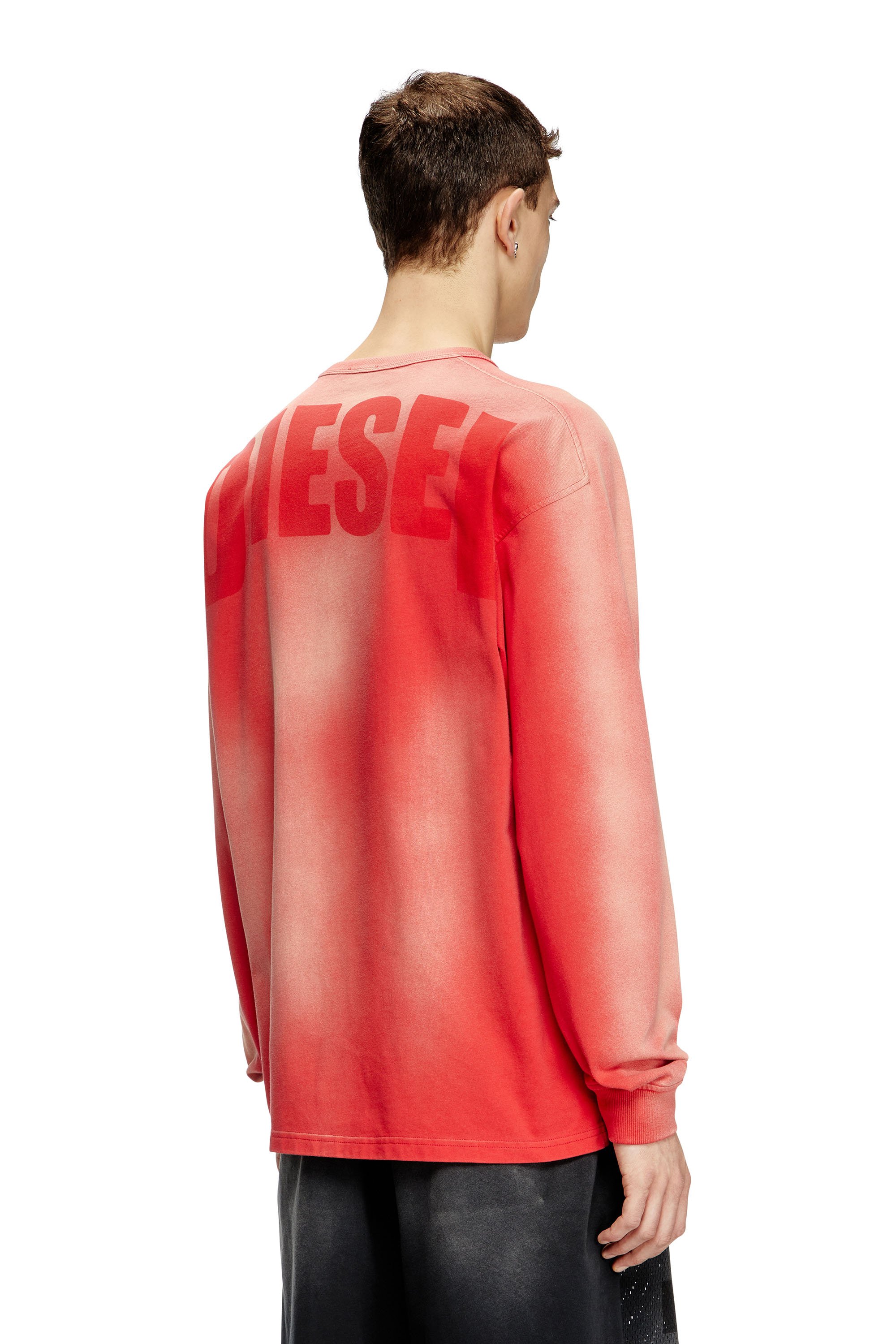 Diesel - T-ROXTER-LS-MESH, T-shirt à manches longues délavé avec devant en mesh Homme in Rouge - 4