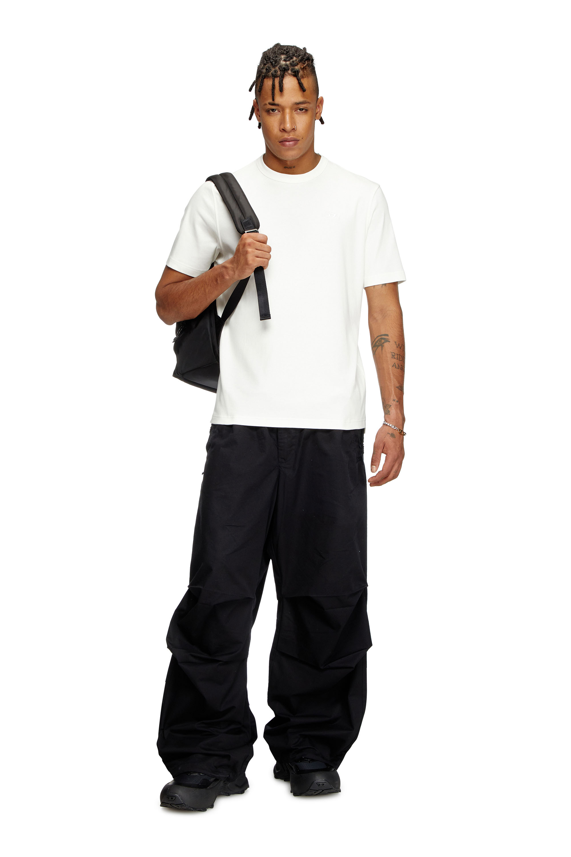 Diesel - HOLI-D BACKPACK M, Holi-D-Sac à dos en néoprène et PU Homme in Noir - 6