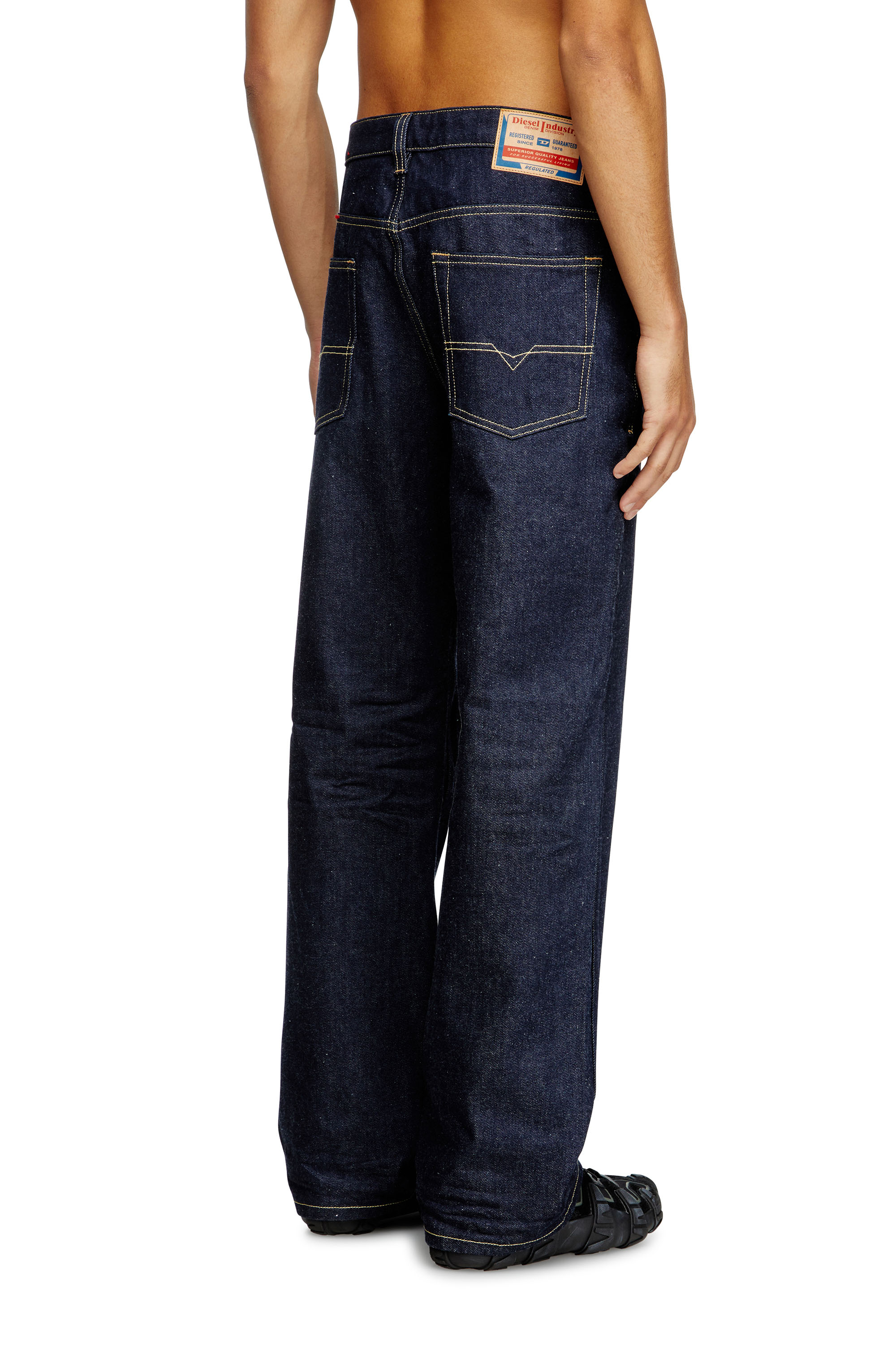 Diesel - Relaxed Jeans 2001 D-Macro 0GRDV Homme, Bleu Foncé - Image 4