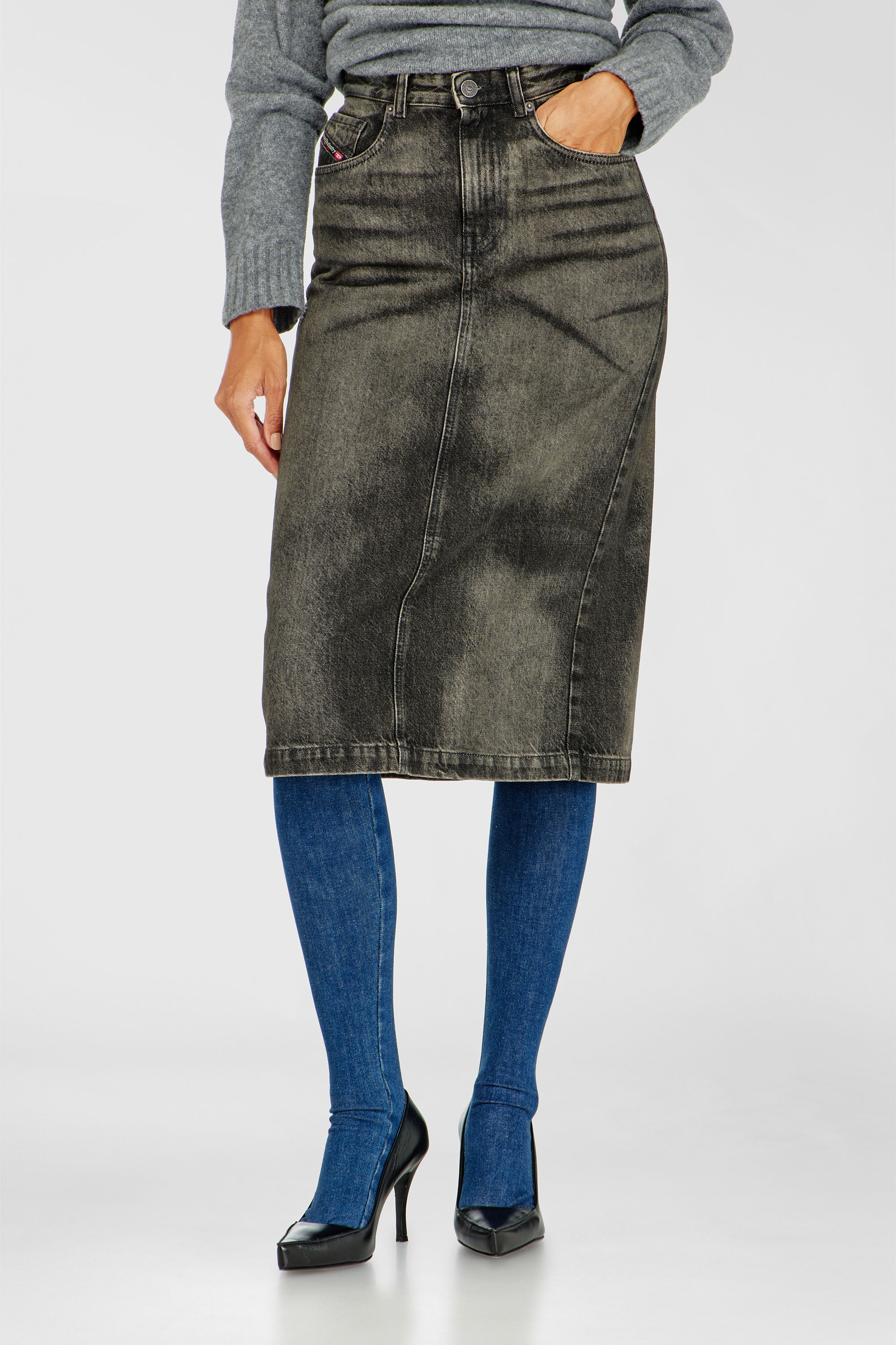 Diesel - DE-PENDY-FSJ, Jupe crayon en denim effet us&eacute; Femme in Noir - 3