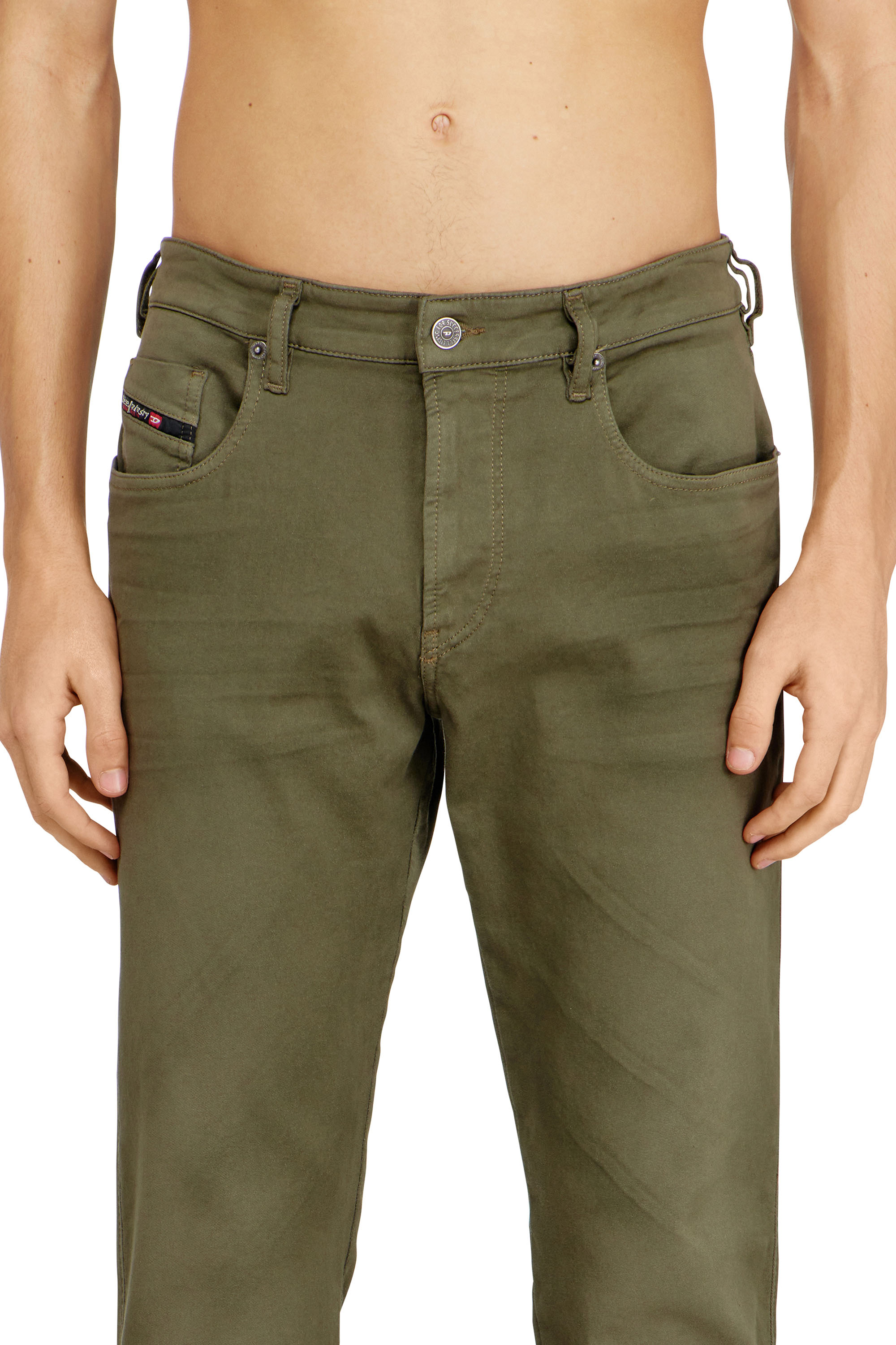 Diesel - Slim 2062 D-Strukt Joggjeans&reg; 0670M Homme, Vert Militaire - Image 4