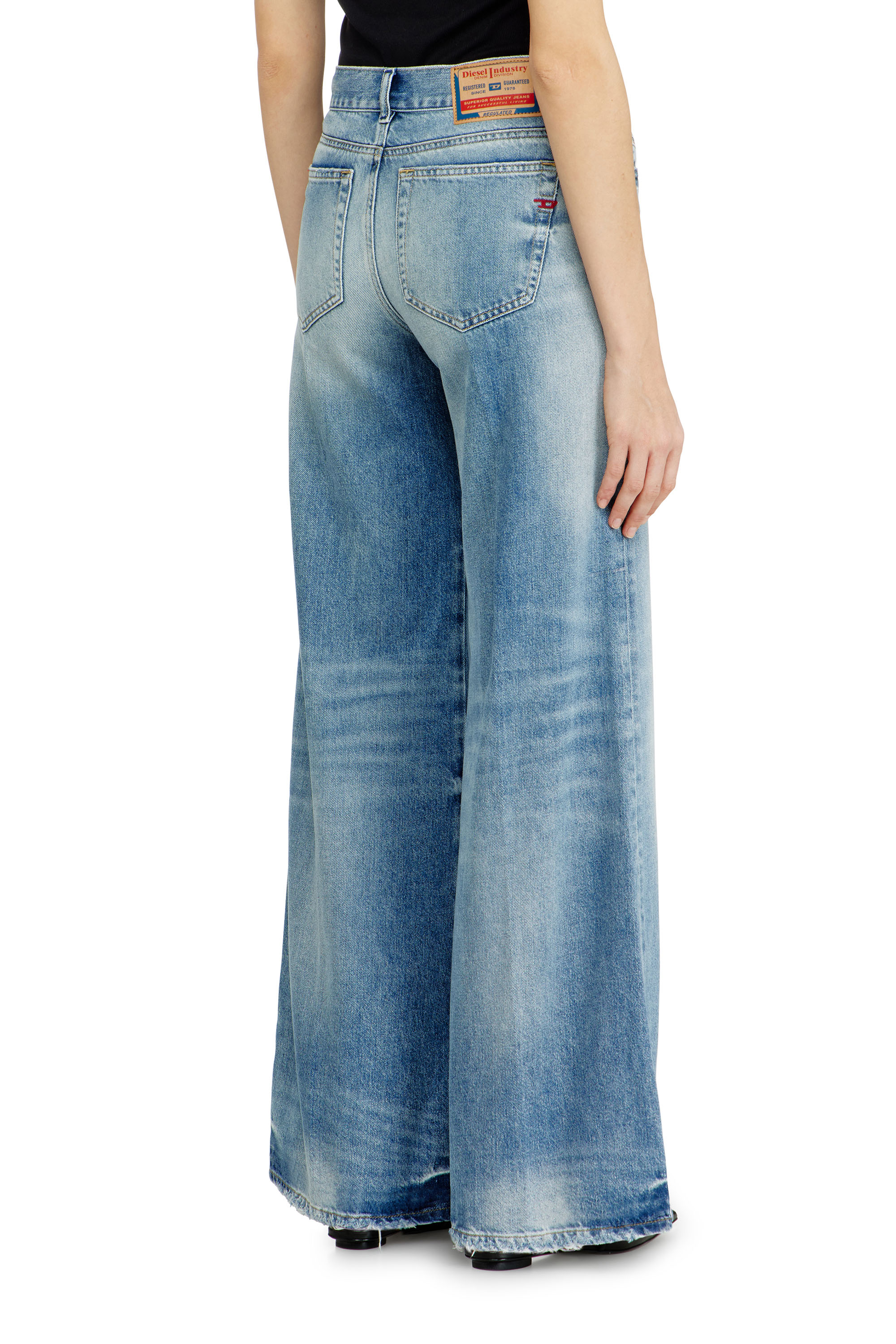Diesel - Flare Jeans 1978 D-Akemi 09M07 Femme, Bleu Clair - Image 3