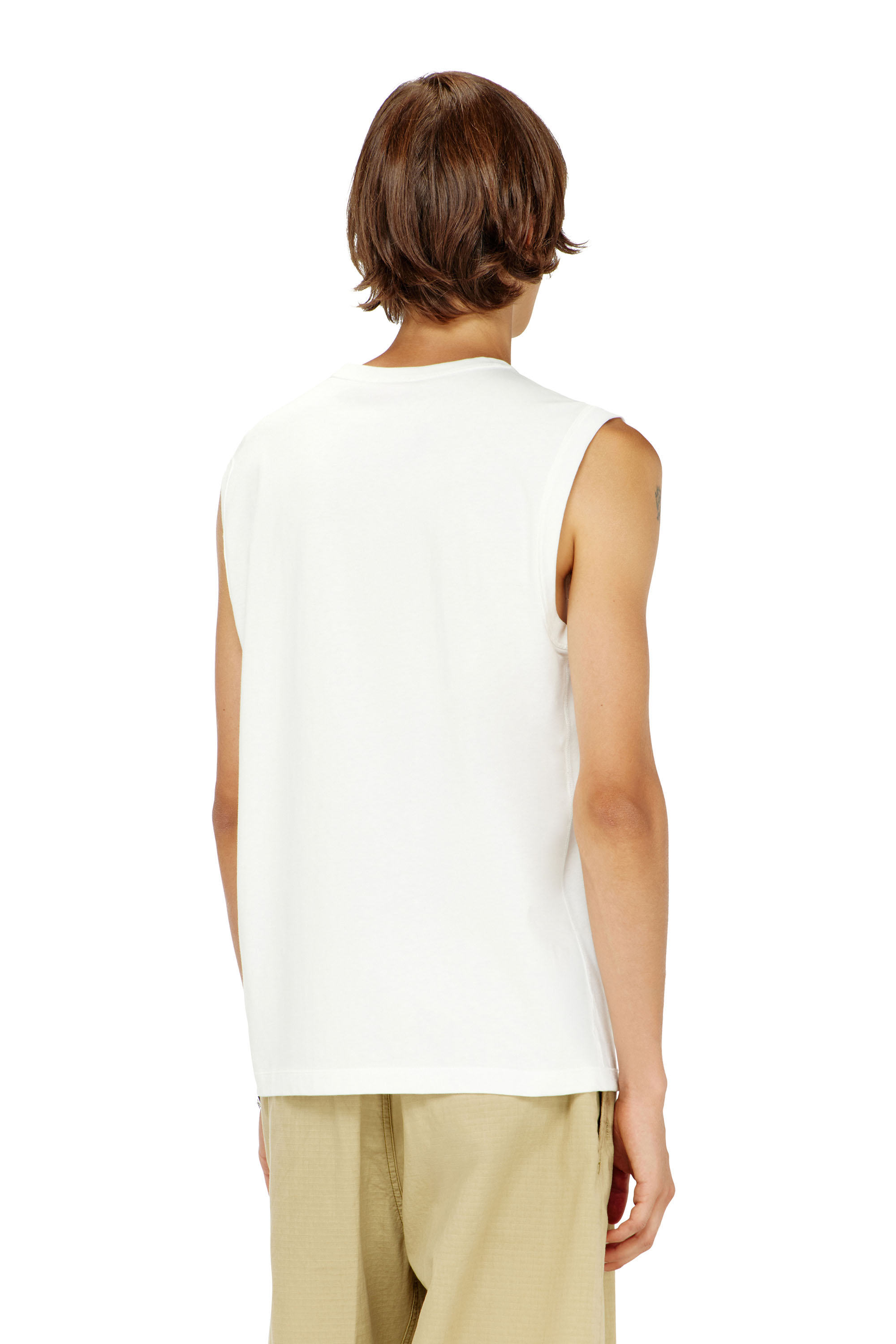 Diesel - T-BISCO-IOD, D&eacute;bardeur en coton avec un Oval D m&eacute;tallis&eacute; Homme in Blanc - 4